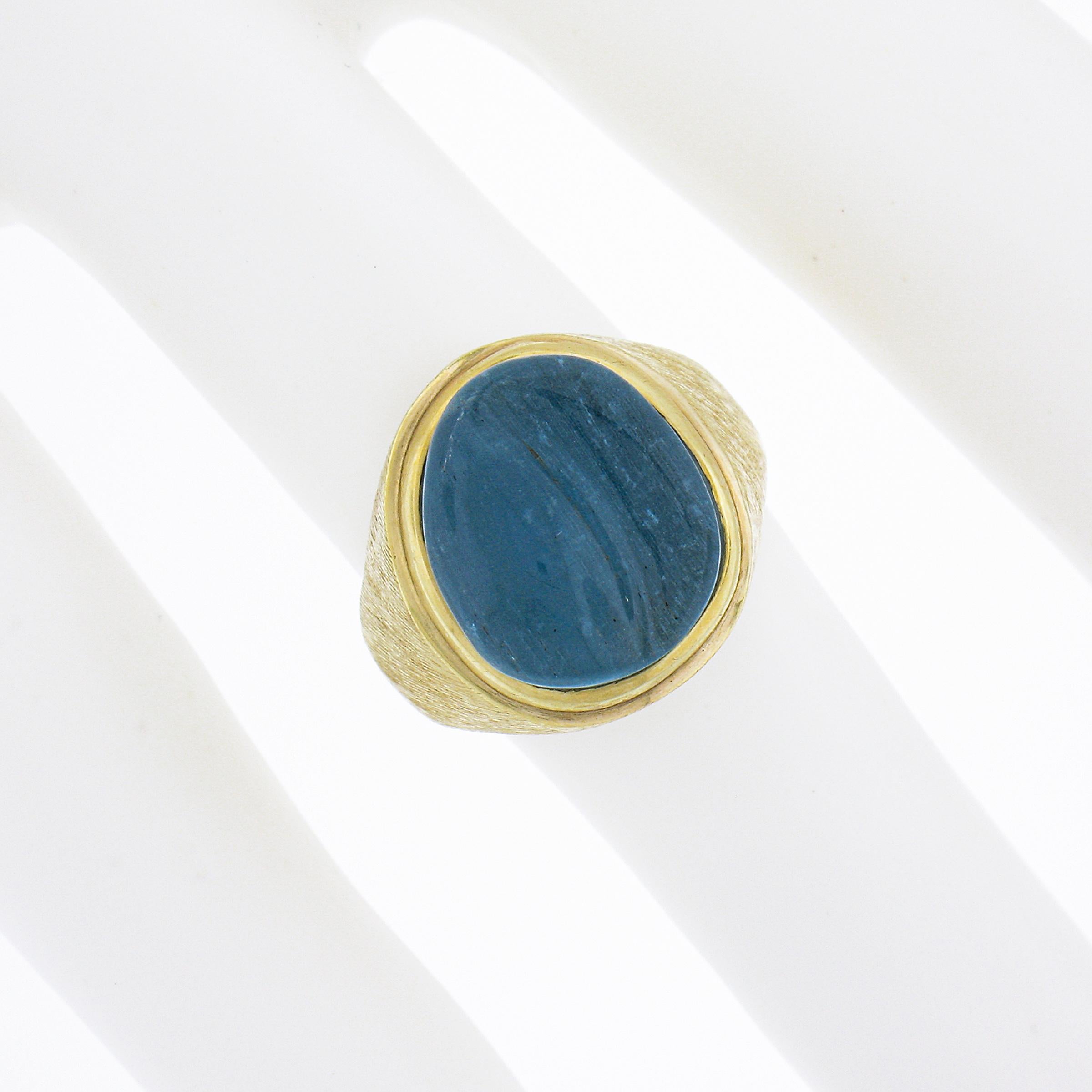 Mini Burle Marx 18K Gold Carved Cabochon Bezel Set Aquamarine Florentine Ring In Excellent Condition In Montclair, NJ