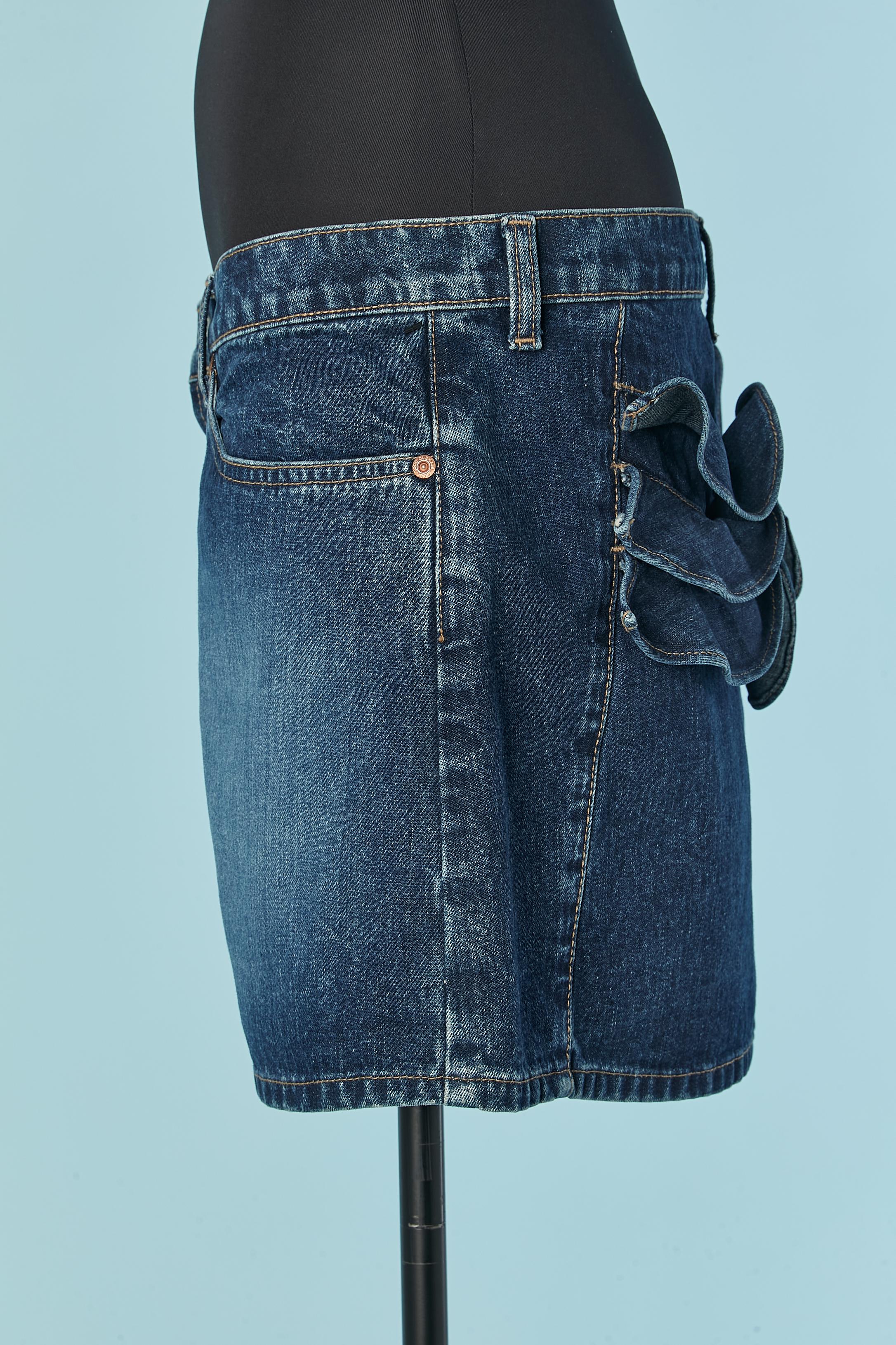 Mini denim skirt with ruffles on the back Todd Oldham In Excellent Condition For Sale In Saint-Ouen-Sur-Seine, FR