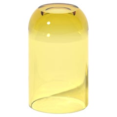 Mini table d'appoint Dew Drop en jaune topaze, résine translucide, par Ian Cochran