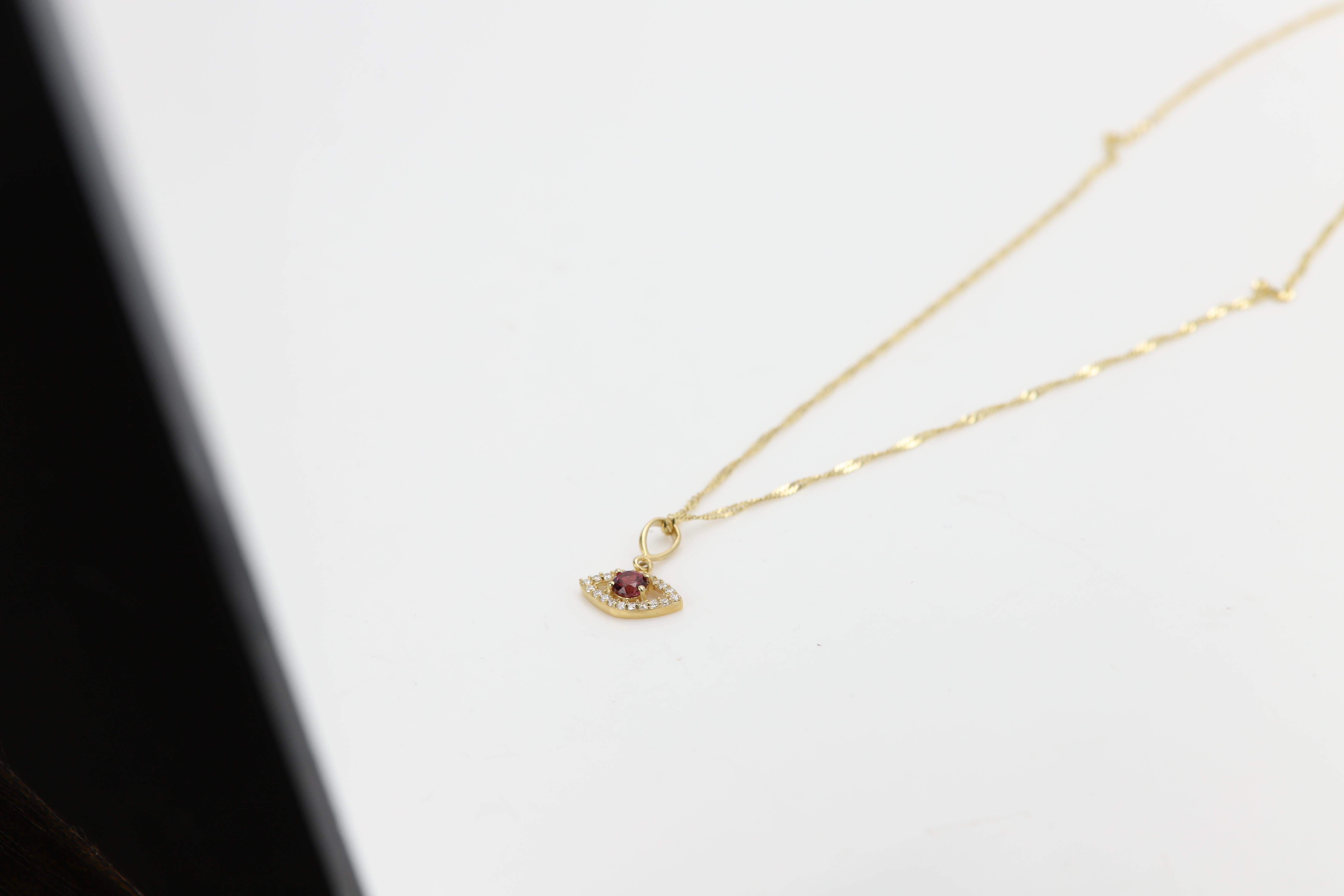 Mini Diamante Mal de Ojo Oro Amarillo 14 Kilates con Centro Rodolita Natural en venta 2