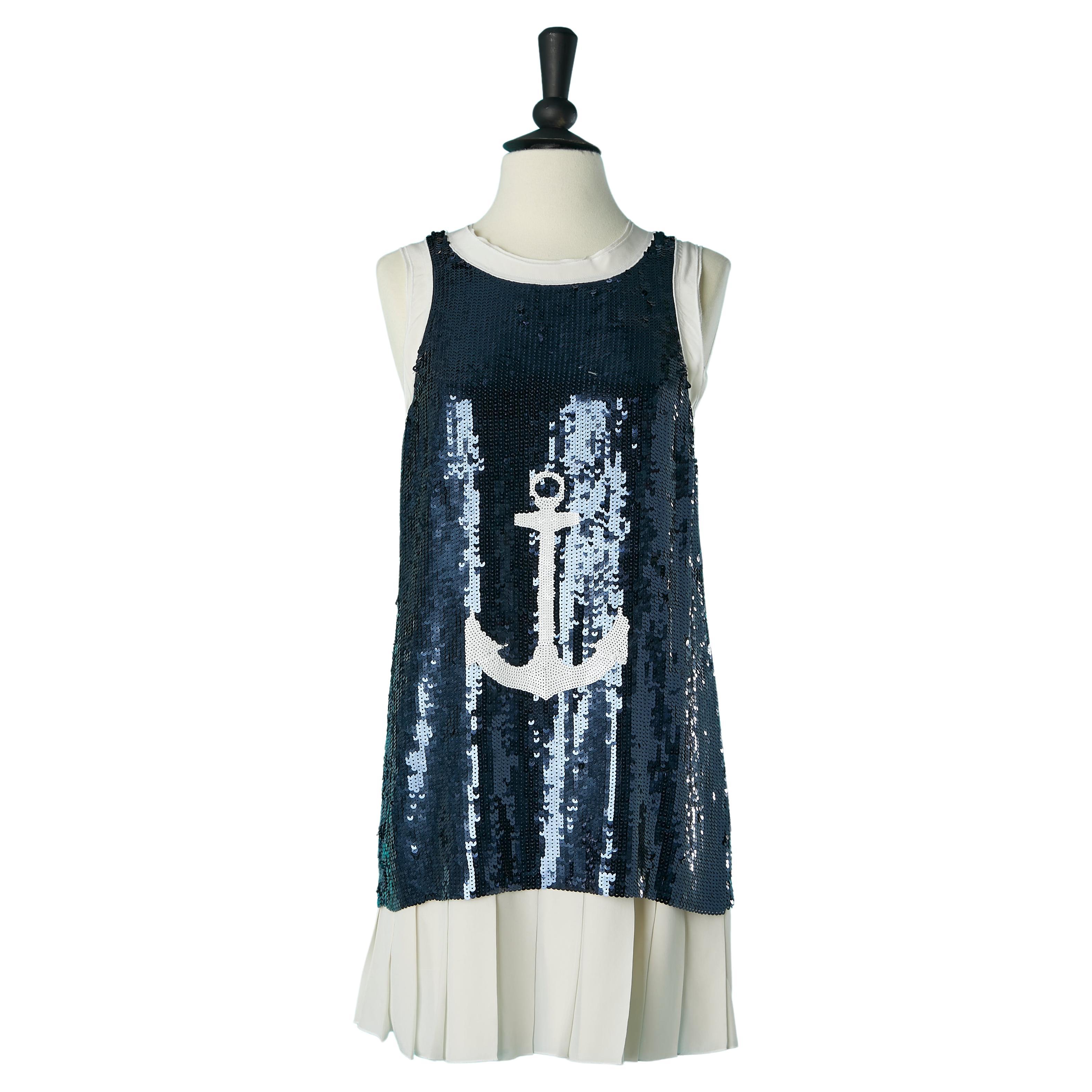 Mini robe bleue à sequins avec motif d'ancre et bord inférieur plissé D&G  en vente
