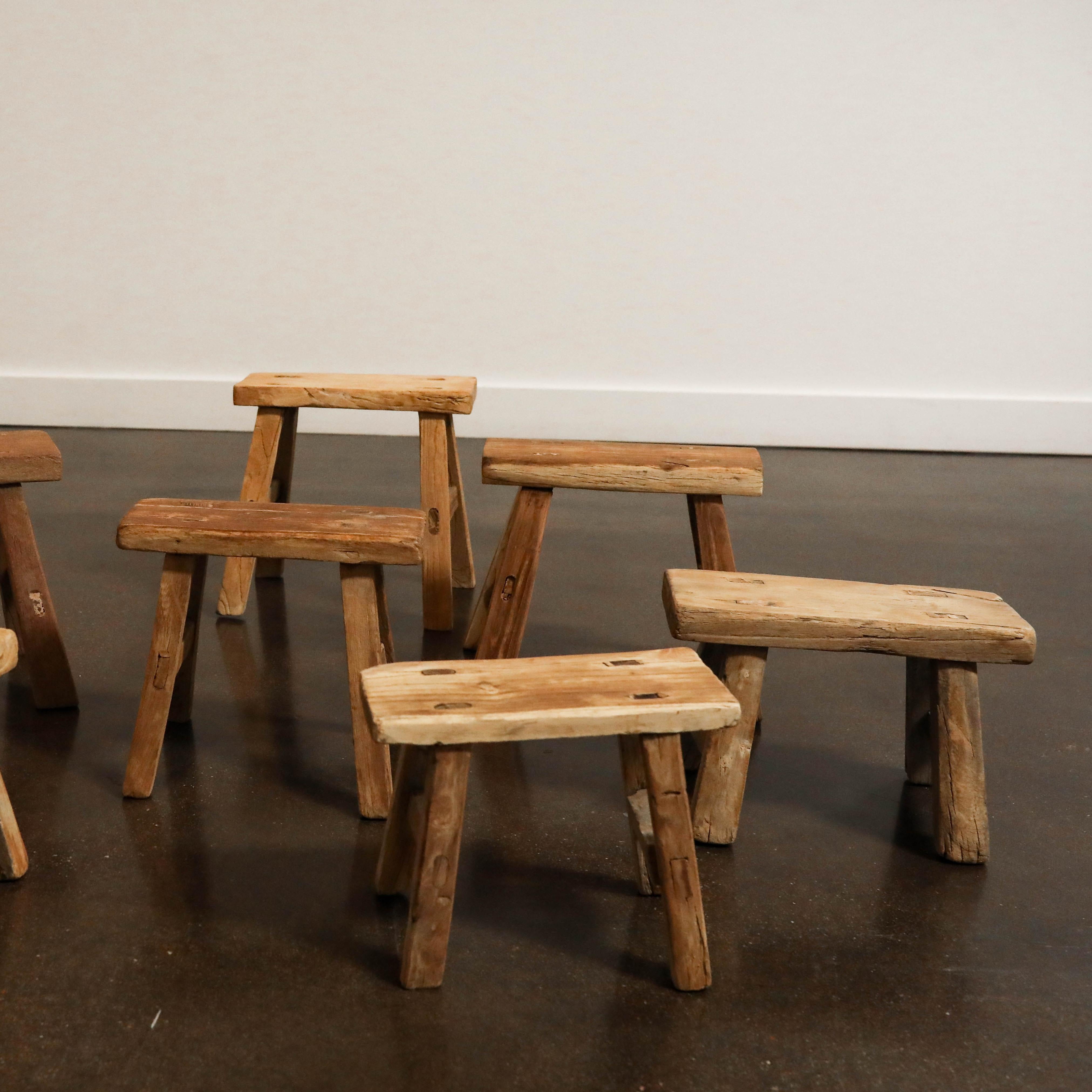 Mini Elm Stool In Good Condition For Sale In Dallas, TX