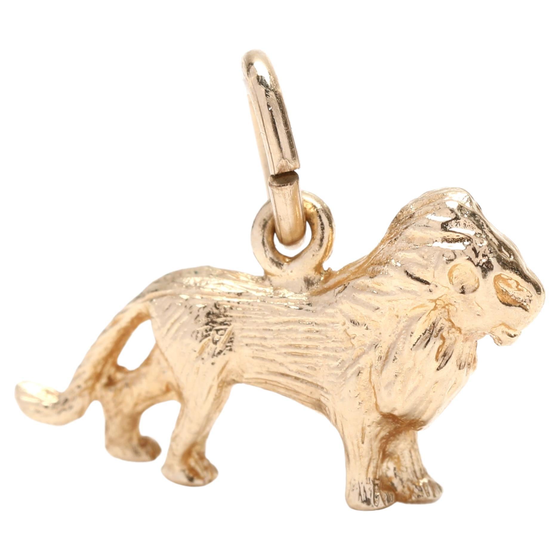 Large Lion Pendant 10k Yellow Gold Vintage Fine Animal Jewelry For Sale