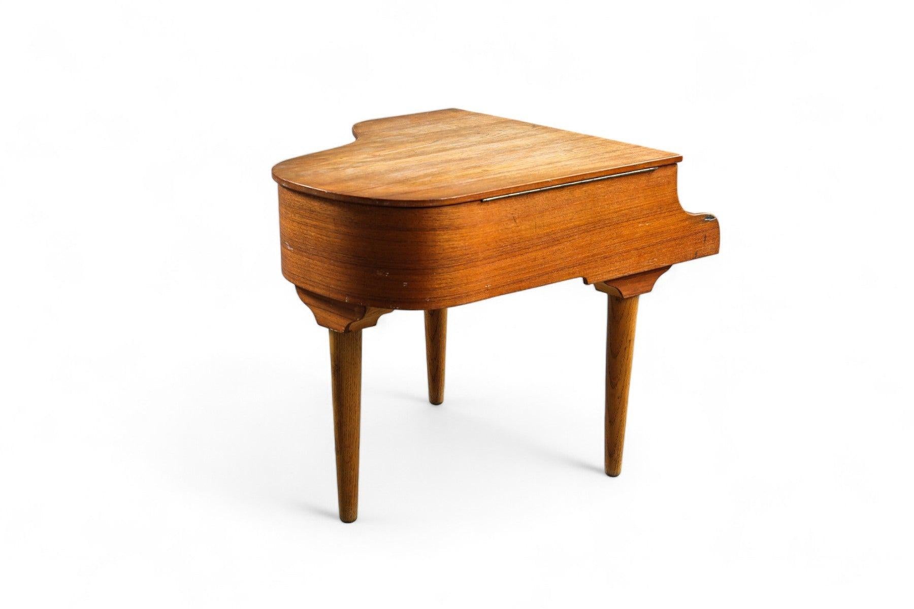 Danois Boîte à bijoux pour mini piano à queue en teck en vente