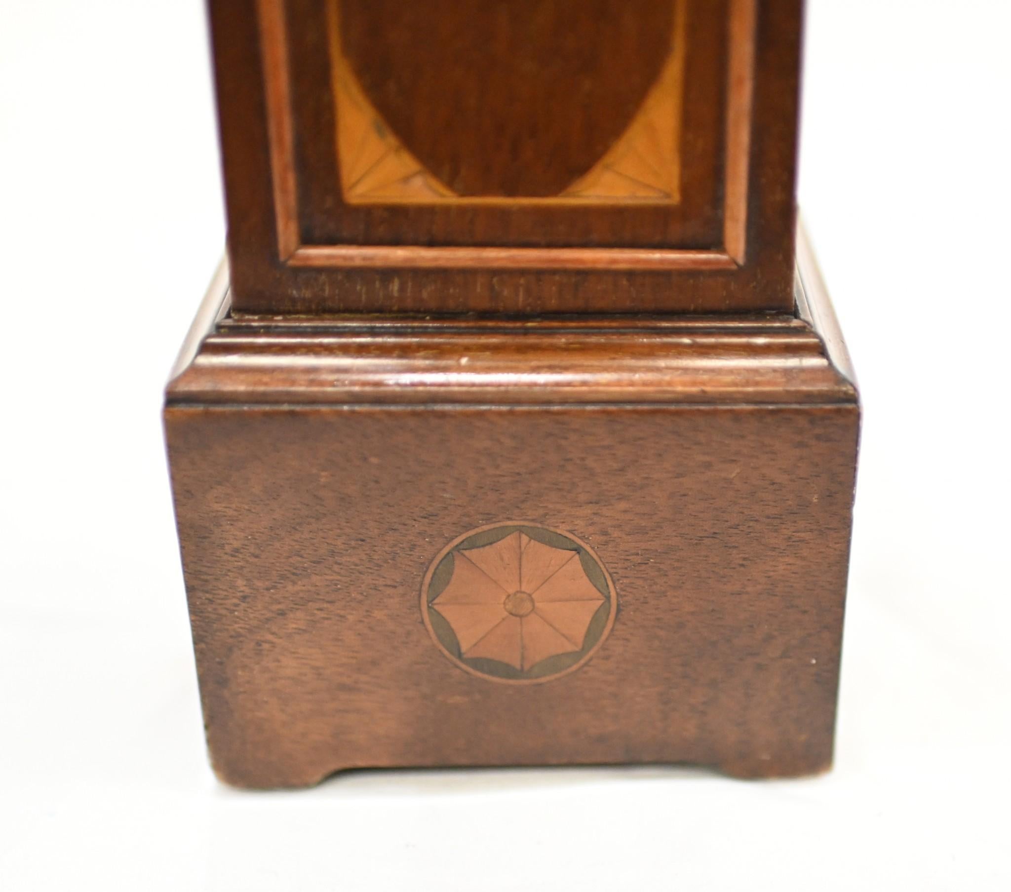 Mini-Grandfather-Uhr Apprentice-Stück 1890 Sheraton im Zustand „Gut“ im Angebot in Potters Bar, GB