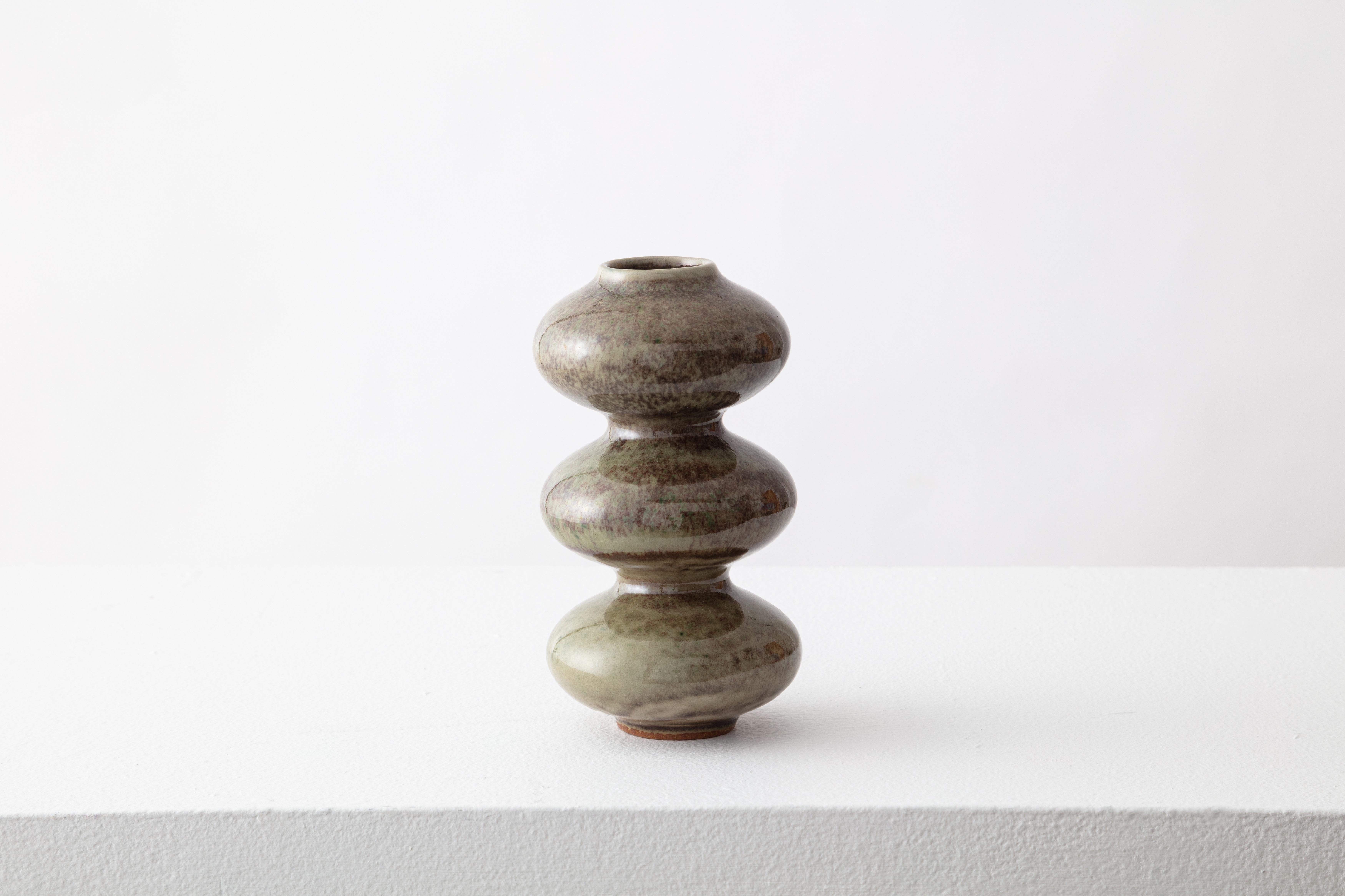 Mini Green Wave Form Vase by Forma Rosa Studio In New Condition For Sale In Geneve, CH