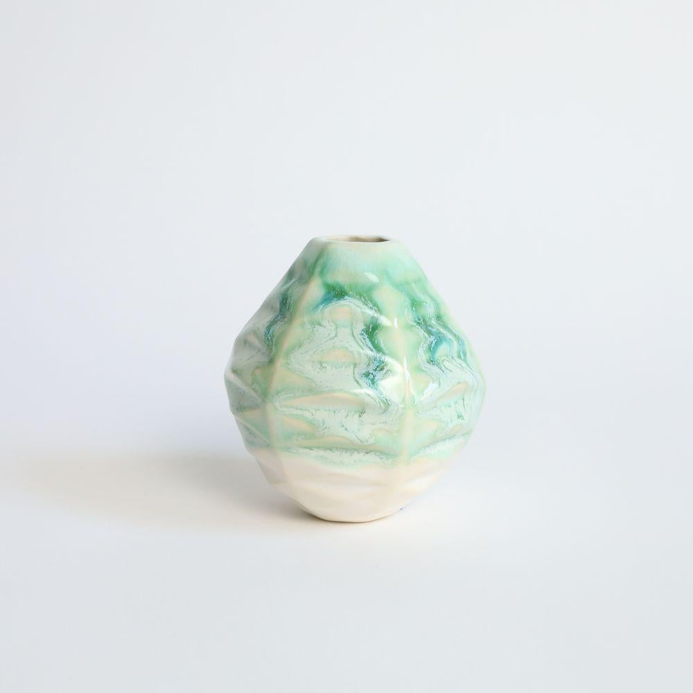 Mini Hex Patterned Vessel in Jade In New Condition For Sale In Brooklyn, NY