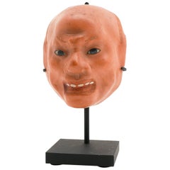 Mini masque japonais en papier mâché monté sur une base en métal peint sur mesure