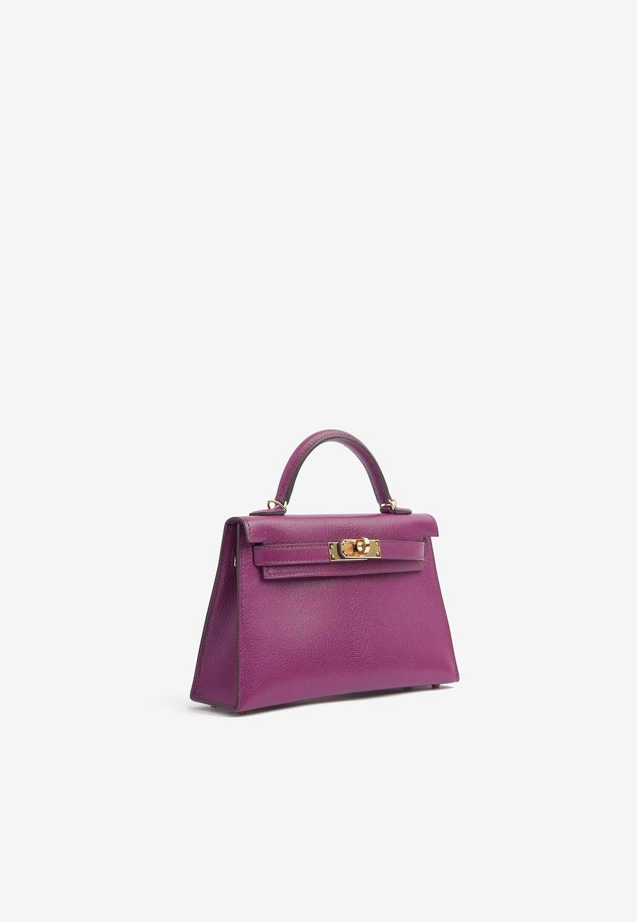 Material: 100% Chèvre Mysore leather
Permabrass hardware
One top handle
Signature strap closure
Signature turn-lock
Removable crossbody strap
Made in France
Comes in a signature Hermès box and with a dust bag and strap