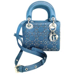 Mini sac à main Lady Dior bleu cannage en satin avec strass