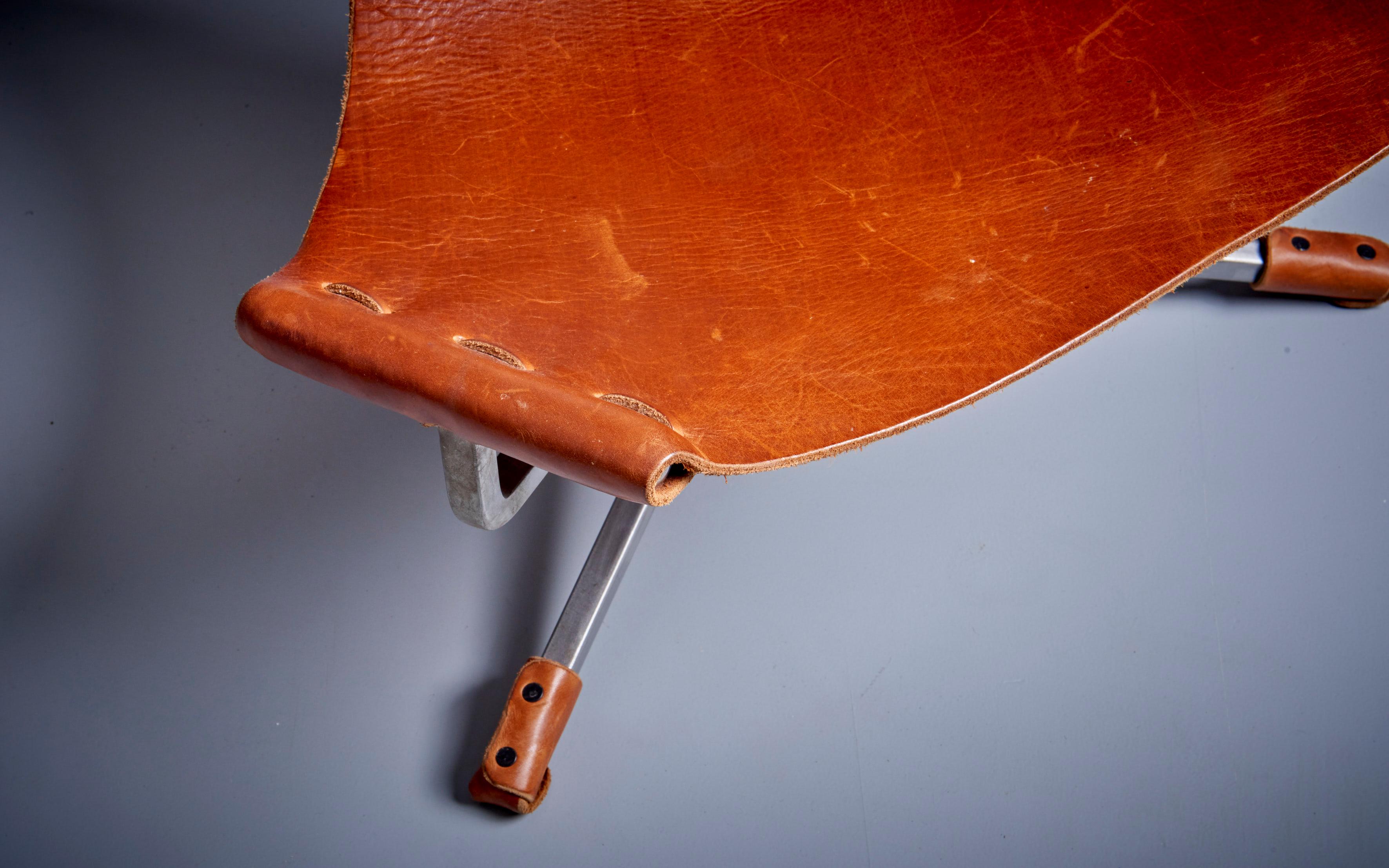 Américain Mini fauteuil lotus en cuir marron de Dan Wenger, États-Unis en vente