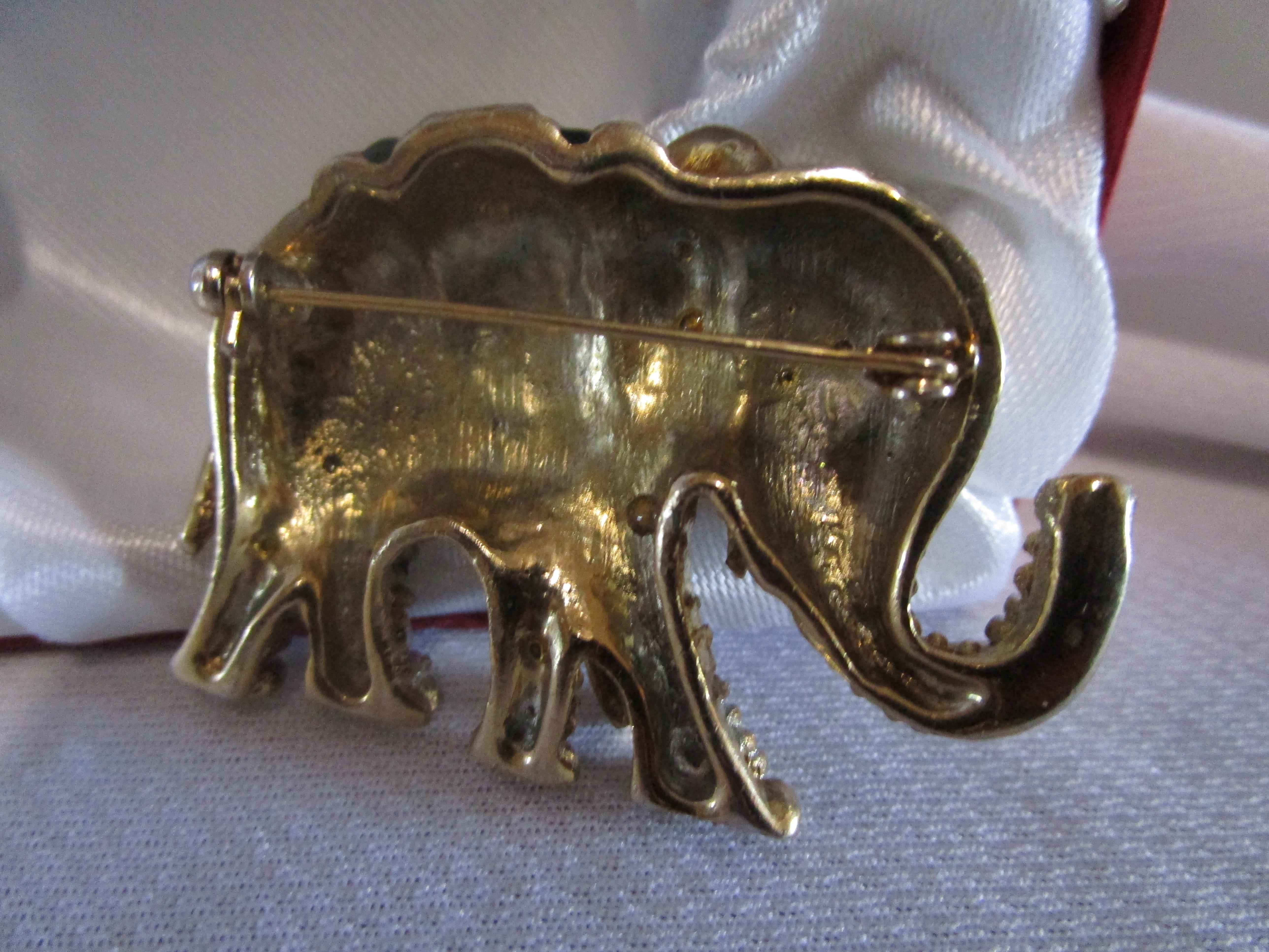 Mini Menagerie: Alfileres de disfraz de jirafa, elefante y caballo, esmalte y brillantes en venta 2