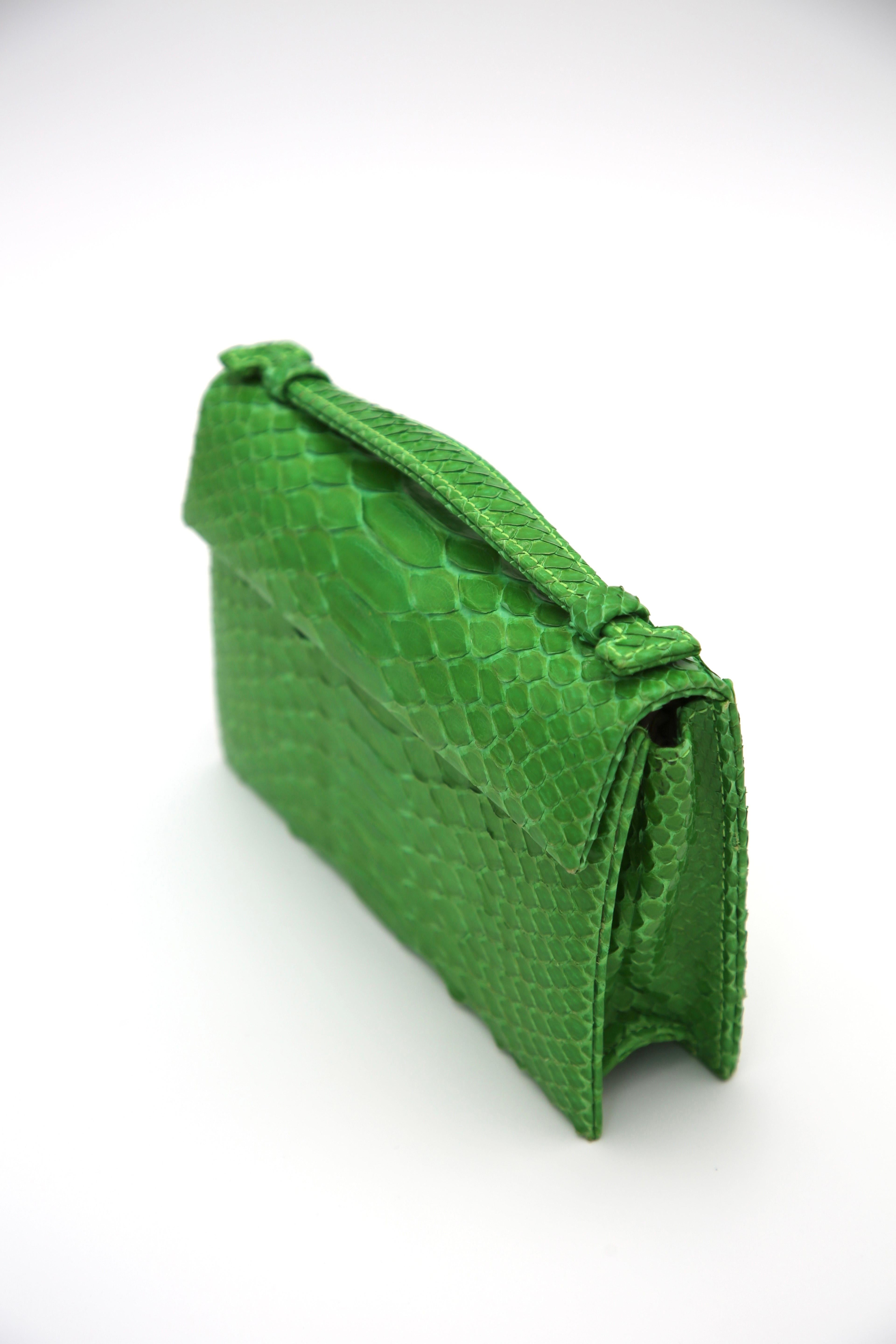 Mini Moderna Grüne Python-Handtasche mit Clutch - Susie Straubmueller im Zustand „Hervorragend“ im Angebot in Dallas, TX