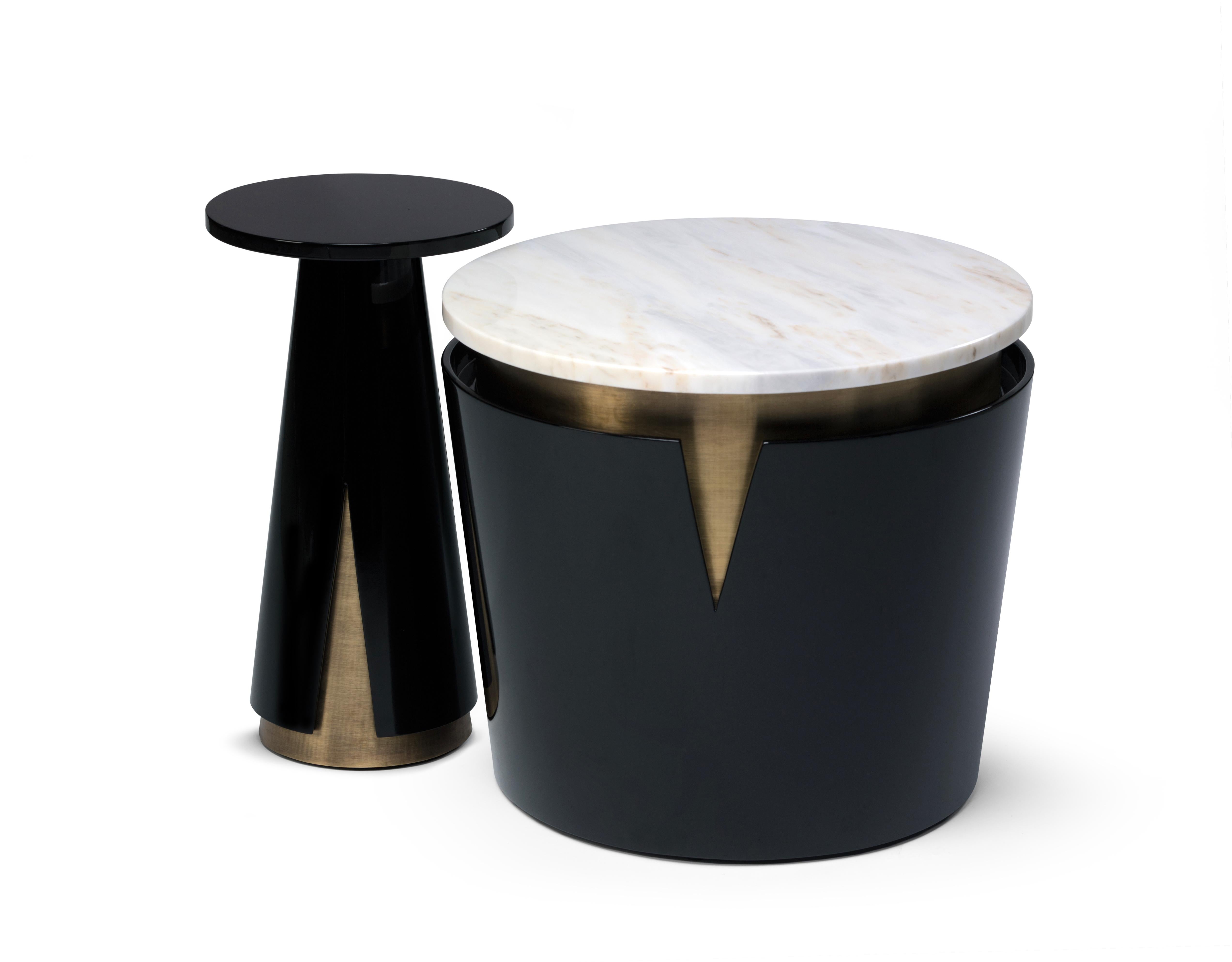 Mini Moon Side Table, Black Lacquer and Light Bronze Details by Duistt

Mini Moon side table makes a perfect match with our Moon side table. With an elongated silhouette it pursues the essence of its primary design inspired by the architecture of