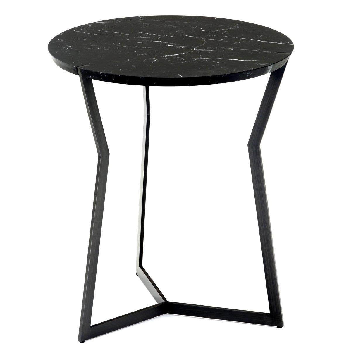 Moderne Mini table d'appoint en marbre Nero Star par Olivier Gagnère en vente
