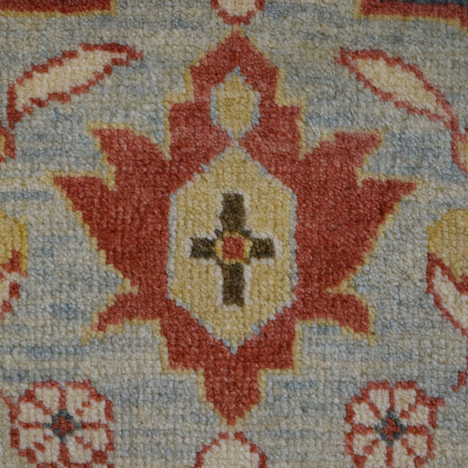 Handgeknüpfter persischer Farahan-Teppich aus Wolle, gelb und rosa, 3' x 4' im Zustand „Neu“ im Angebot in New York, NY