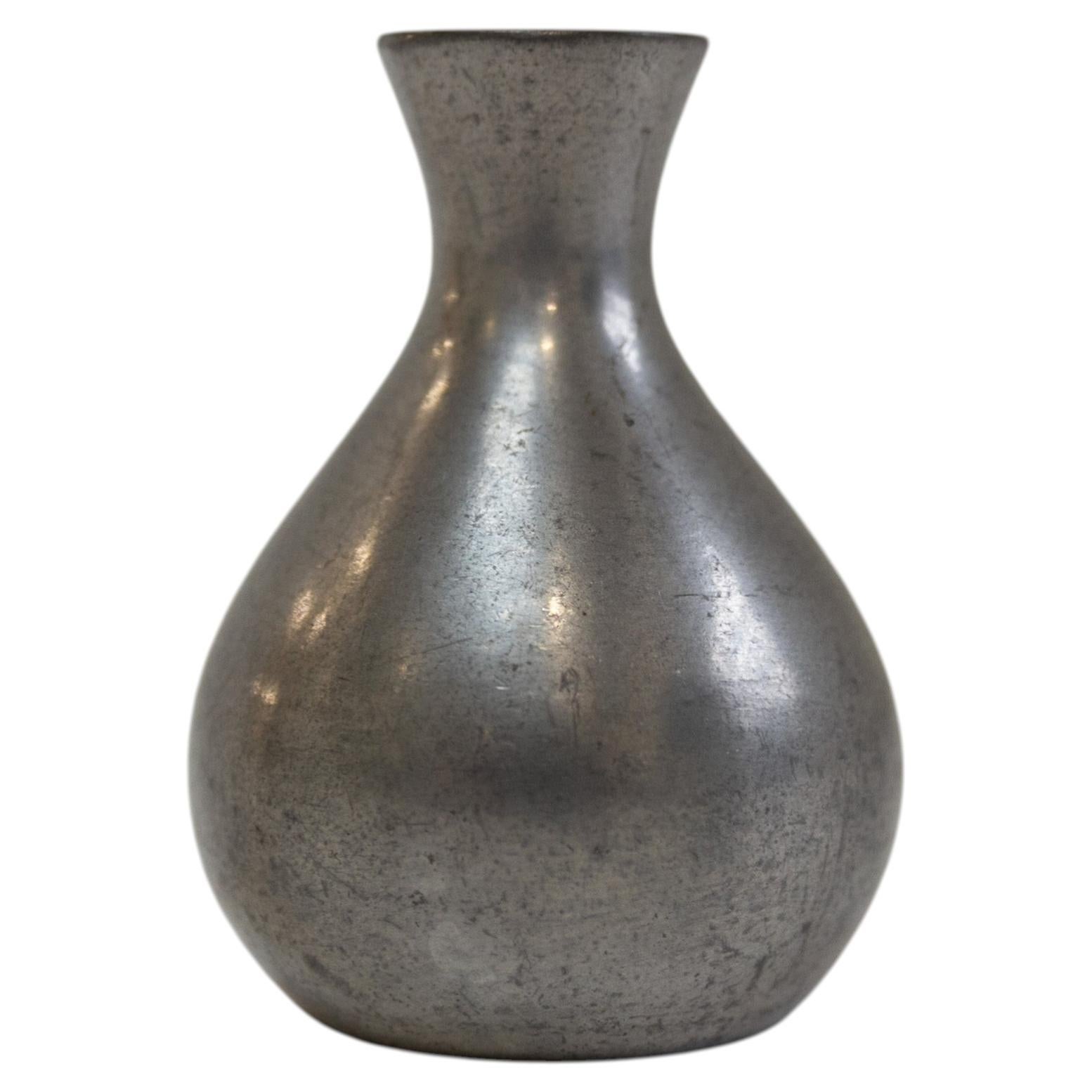 Mini vaso in peltro di Just Andersen, Danimarca, 1930