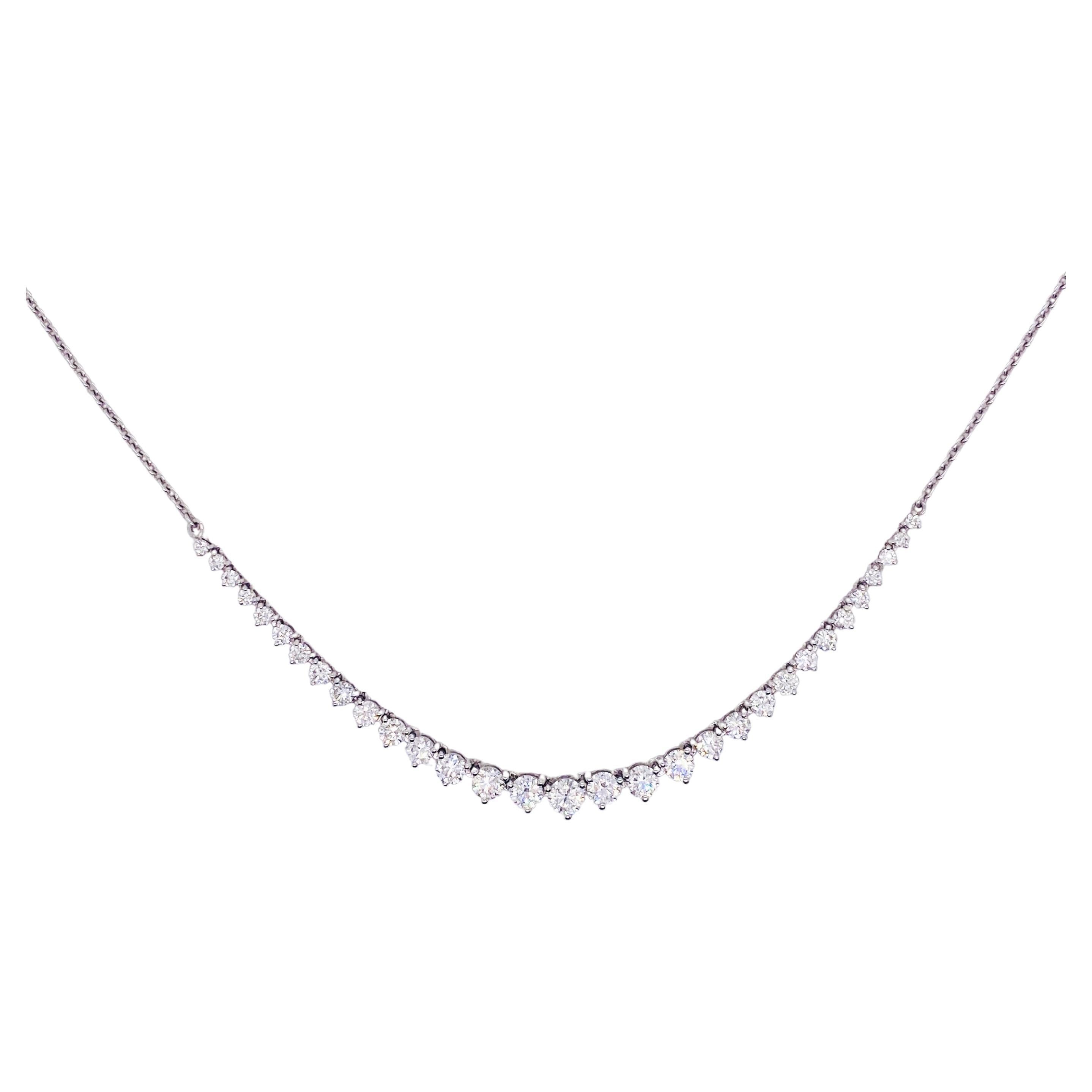 Mini-Riviera Tennis Necklace 1.62 Carats Graduated Diamonds in 14k White Gold For Sale