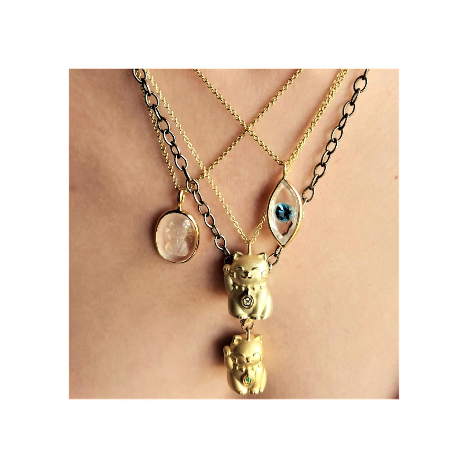 Mini-Silber- Hope Cat-Halskette mit 18 Karat vergoldeter Halskette und Kirschblütenblumen-Muster für Damen oder Herren im Angebot
