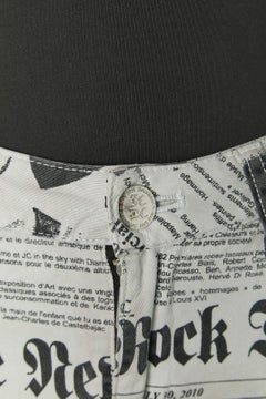 Mini skirt in cotton with newspaper print JCDC