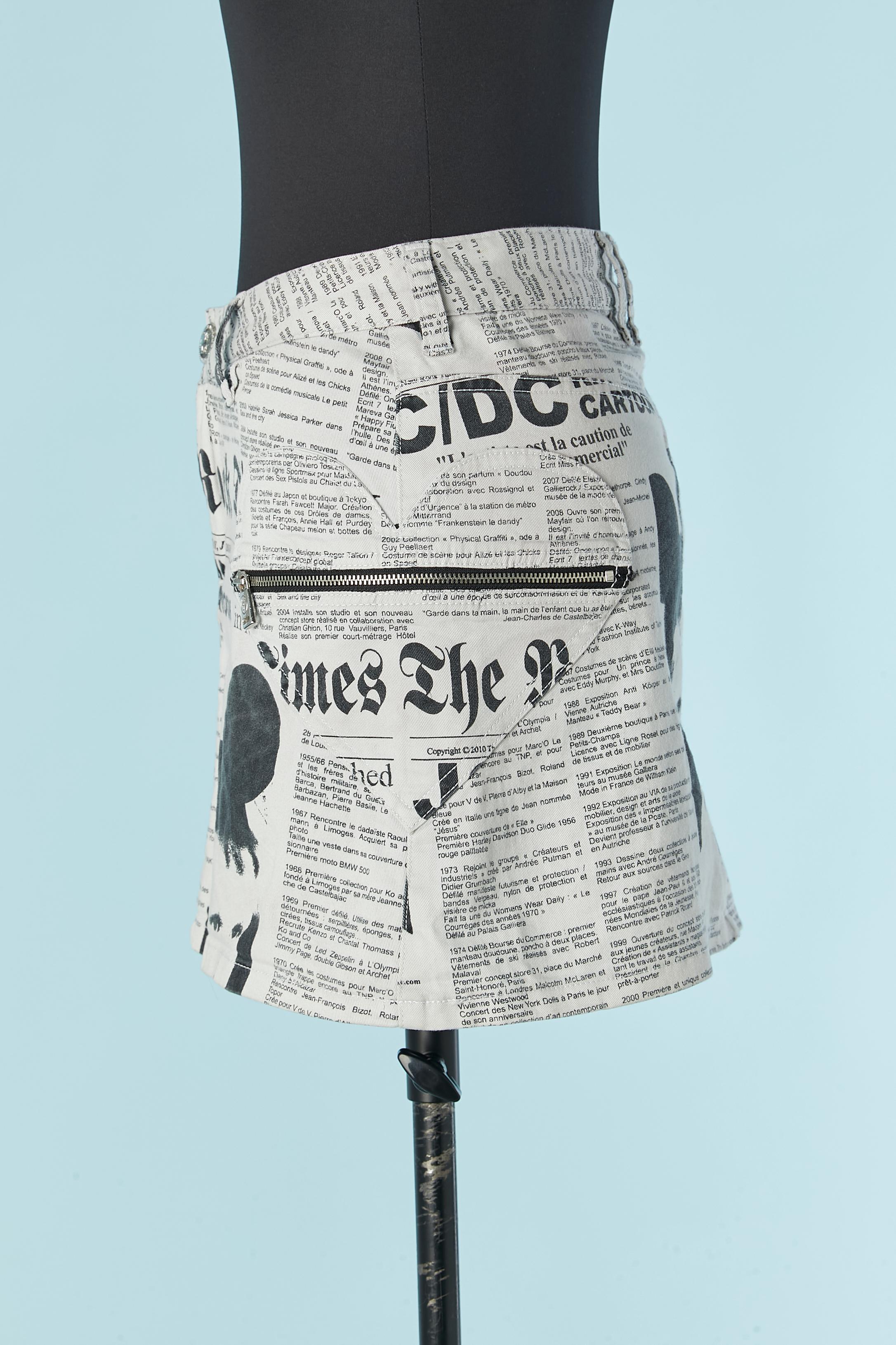 Mini skirt in cotton with newspaper print JCDC In Excellent Condition For Sale In Saint-Ouen-Sur-Seine, FR