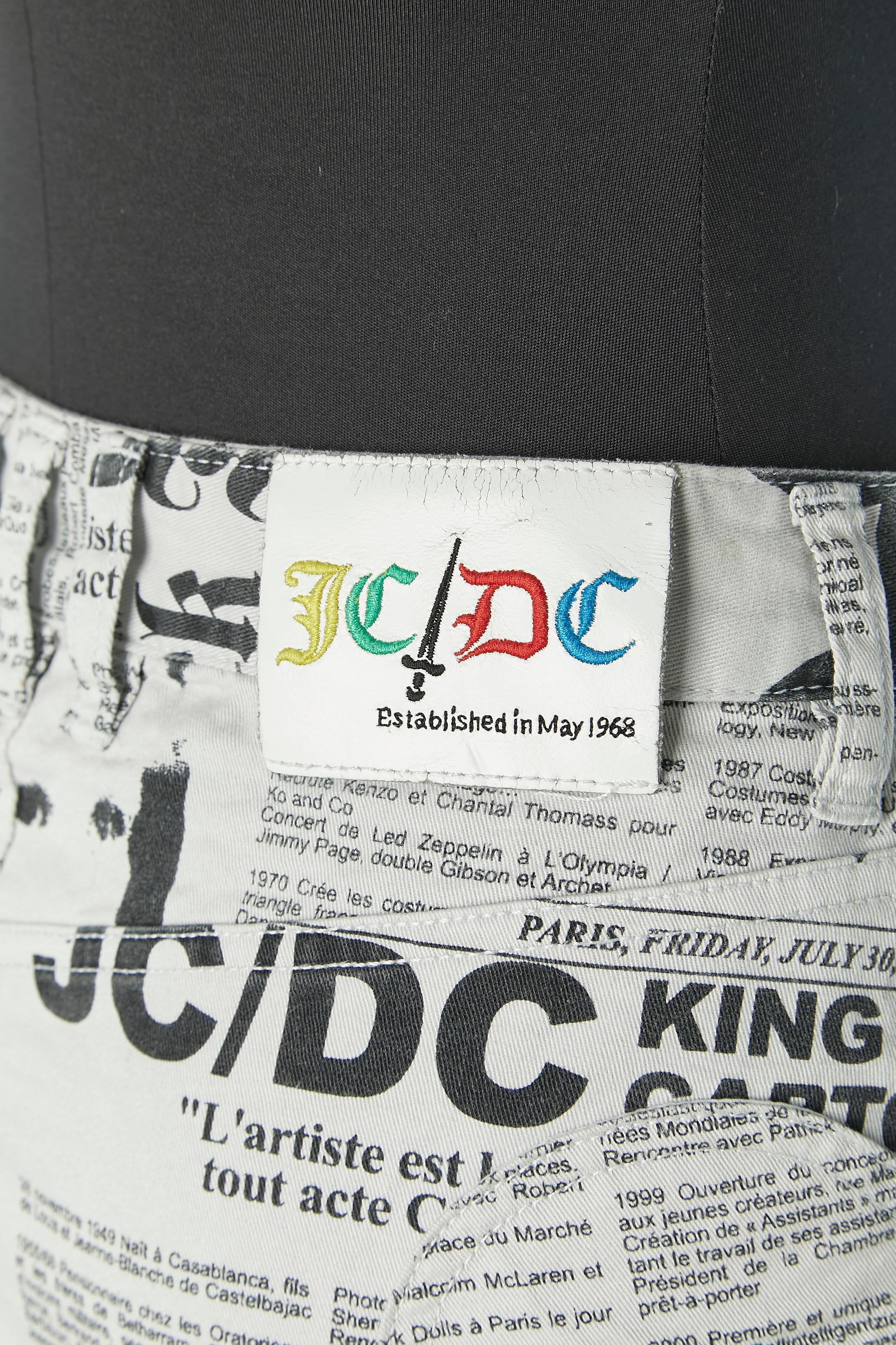 Mini skirt in cotton with newspaper print JCDC For Sale 1
