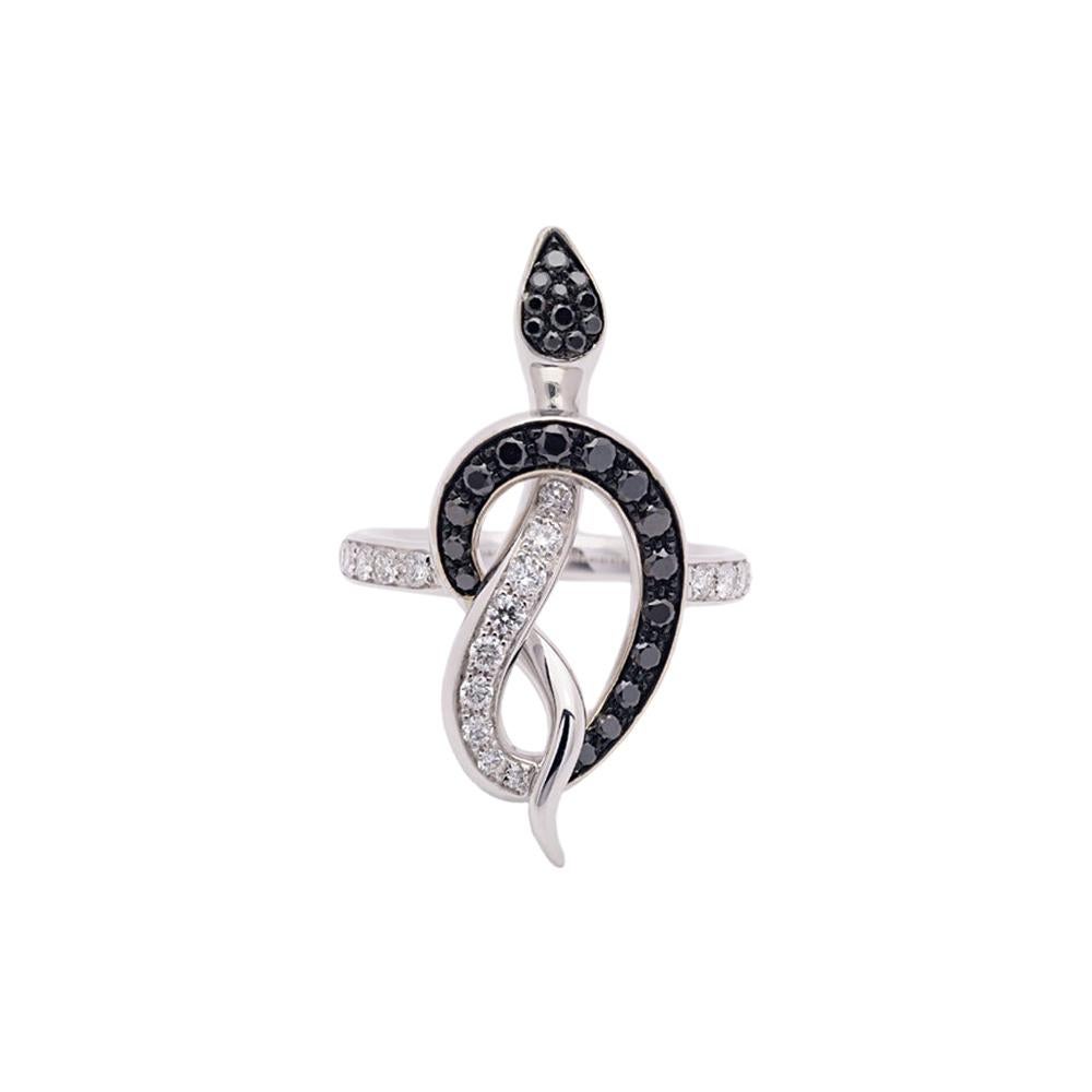 Mini Snake 18 Karat White Gold Ring with Black and White Diamonds For Sale