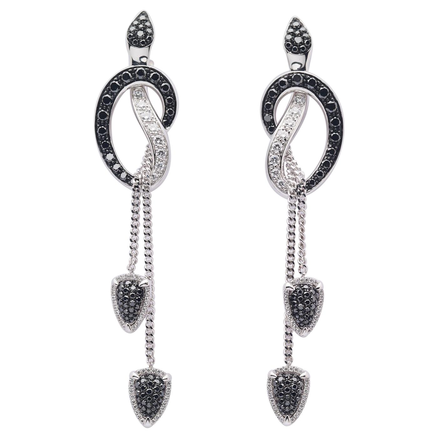 Mini Snake 18 Karat White Gold with Black and White Diamonds Earrings im Angebot