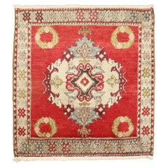 Mini tapis carré turc ancien