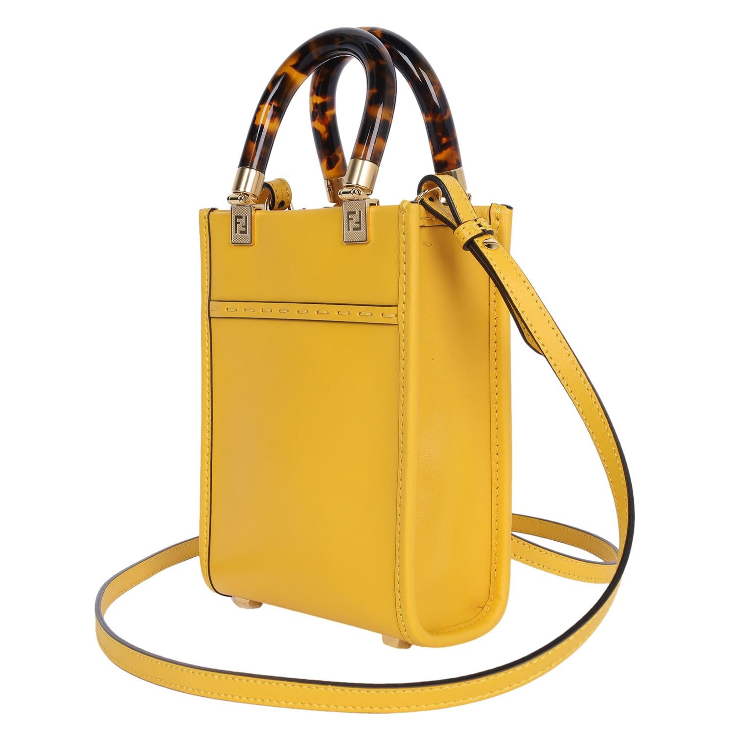 Fendi Mini Sunshine Shopper Umhängetasche aus gelbem Leder im Angebot 3
