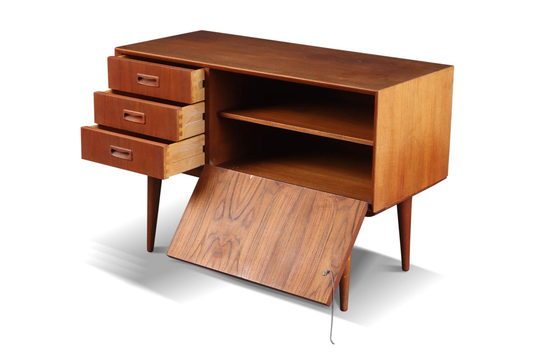 Danese Mini credenza / cassettiera in teak di Omann Jun in vendita
