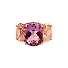 Mini Mini-Ring mit drei Steinen, Amethyst und rosa Topas mit Roségold-Seildrehbordüre