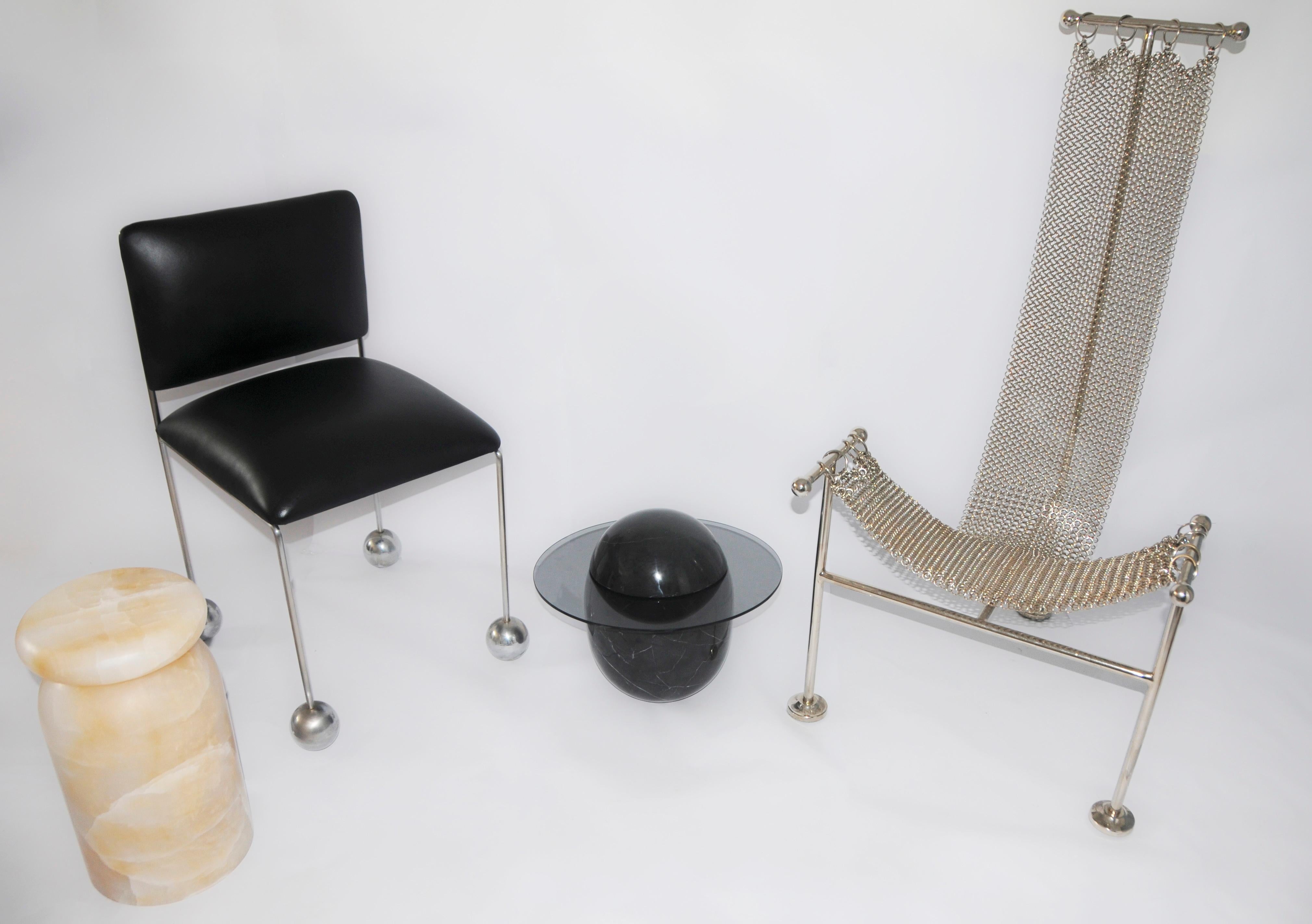 Mini-Skulptur-Beistelltisch „Uovo“ (Mexikanisch) im Angebot