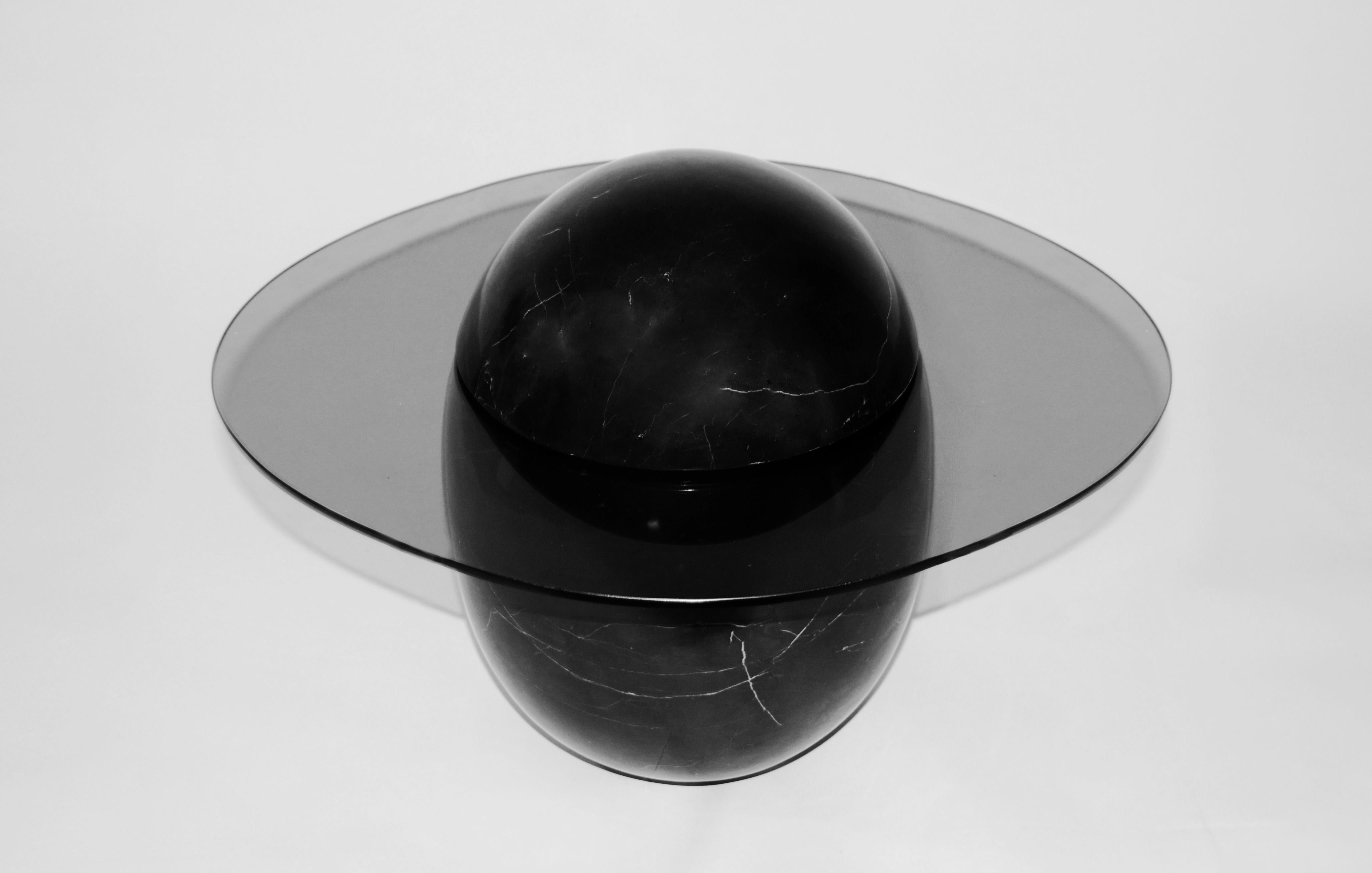 Mini-Skulptur-Beistelltisch „Uovo“ (21. Jahrhundert und zeitgenössisch) im Angebot