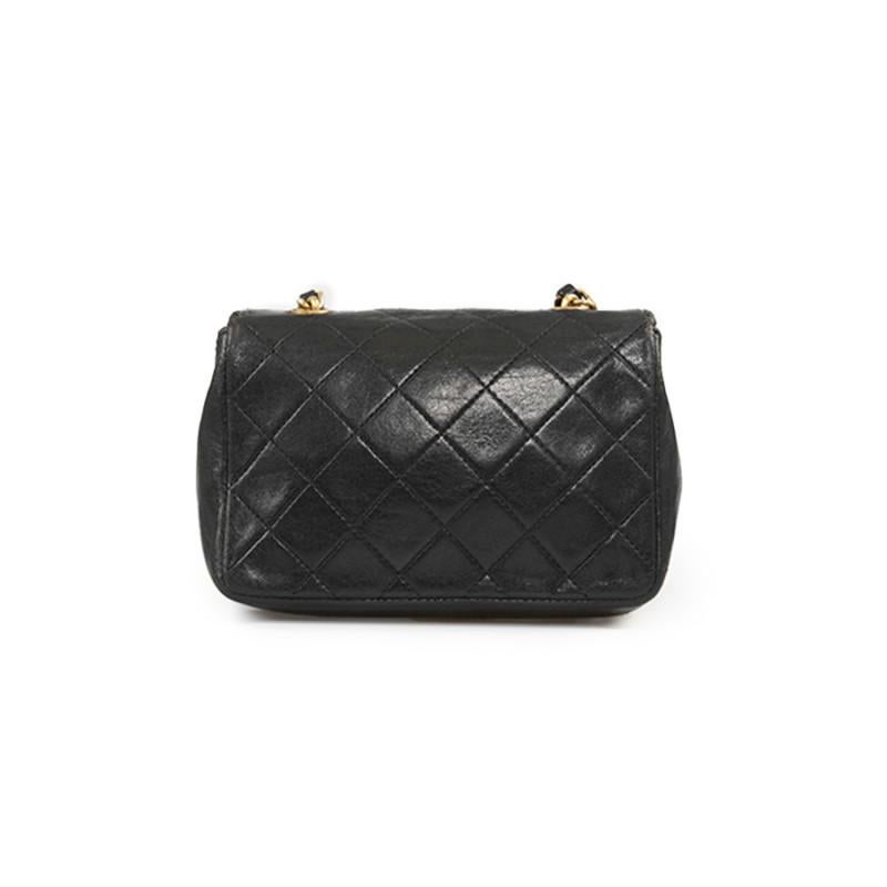 Mini Vintage Timeless Chanel Leather Bag In Good Condition For Sale In Paris, FR