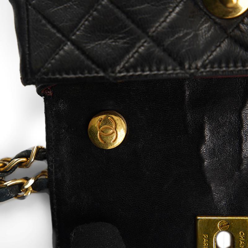 Mini Vintage Timeless Chanel Leather Bag For Sale 1