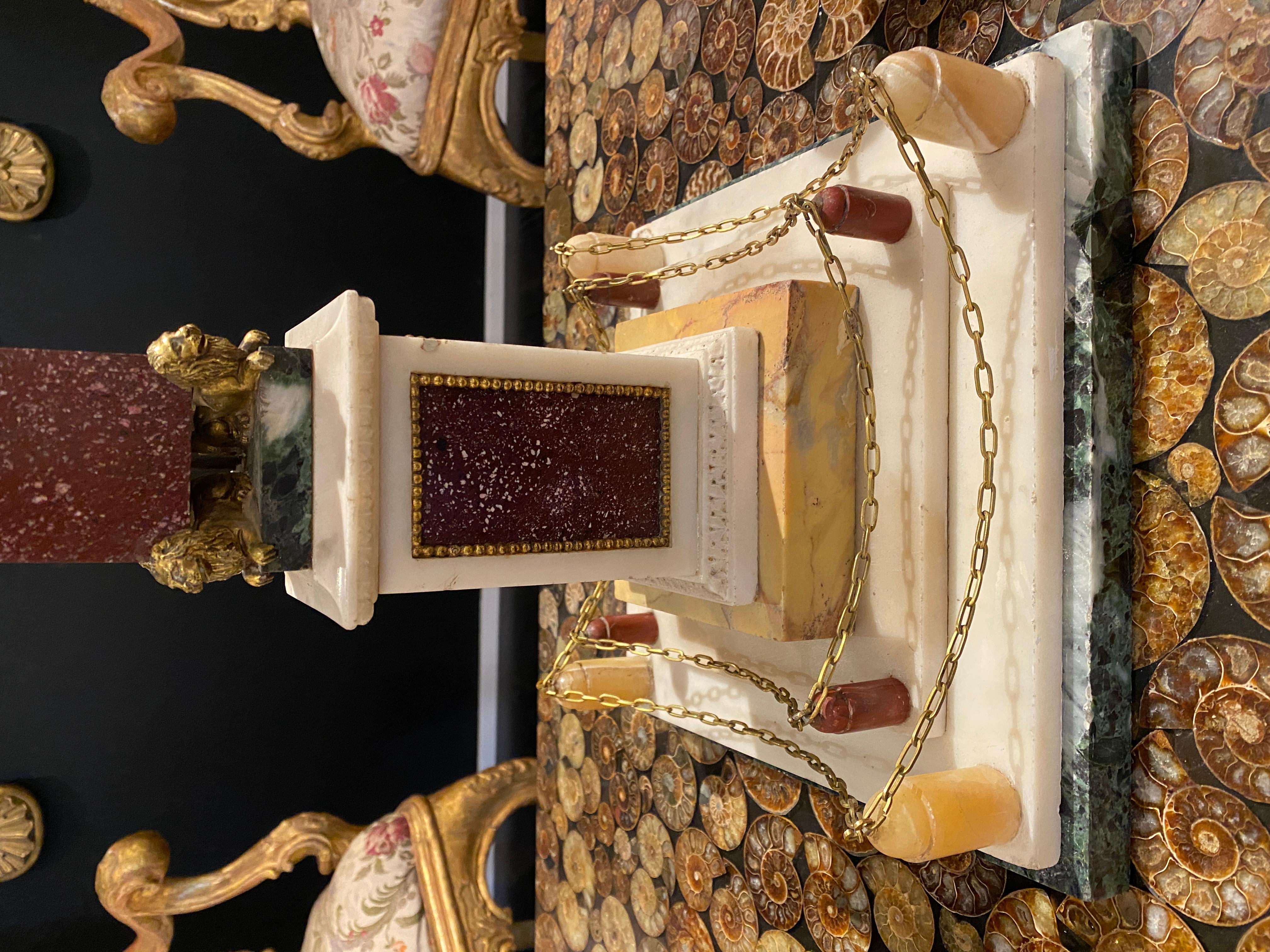 19th Century Miniatura di obelisco romano in porfido, marmo bianco e bronzo dorato in vendita