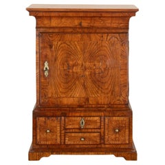 Miniatura del gabinetto delle spezie in frassino del XVIII secolo