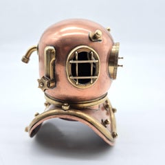 Elmo da palombaro in miniatura del XIX secolo, inizio del XX secolo, alto solo 13 cm