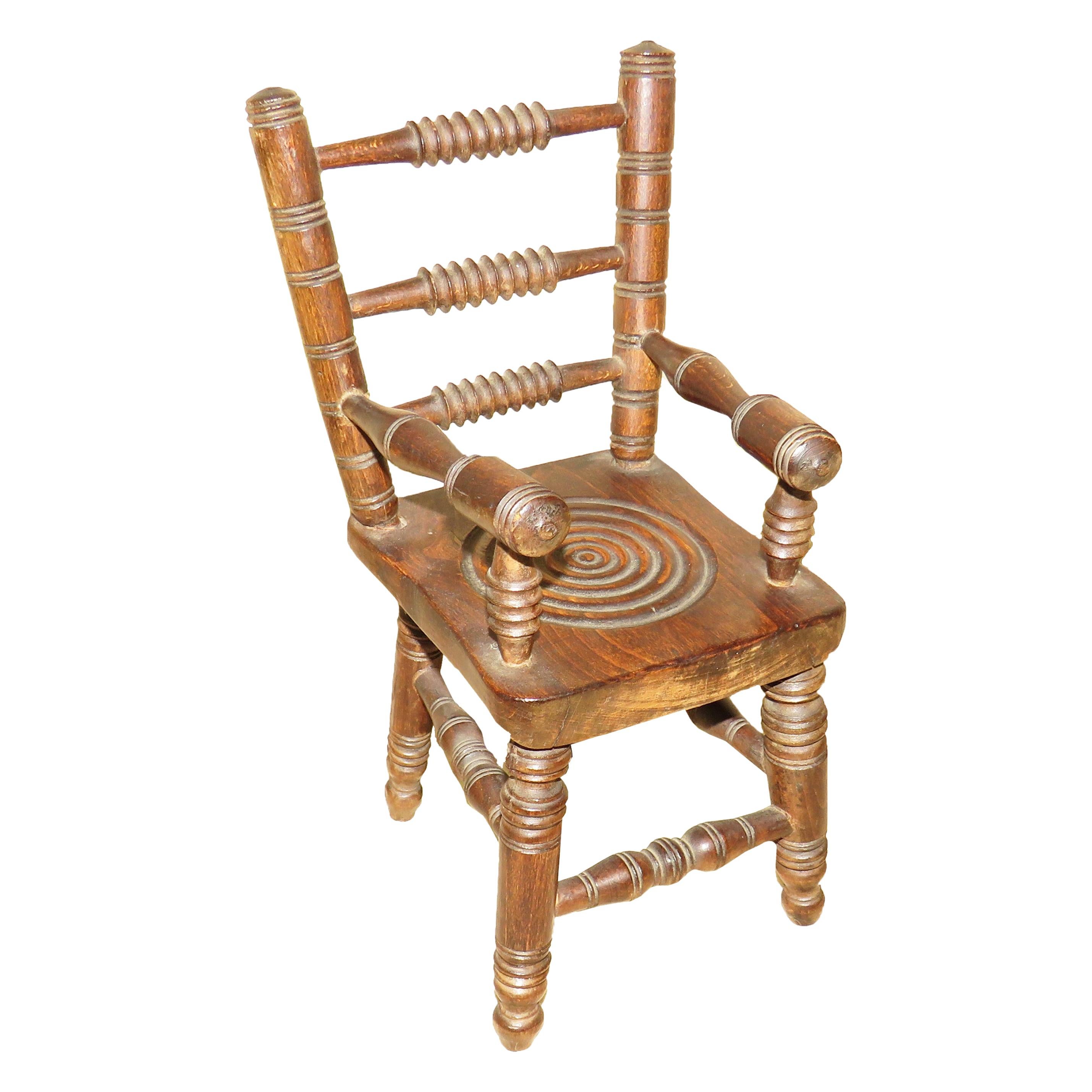 Chaise Windsor de cuisine miniature en chêne du 19ème siècle