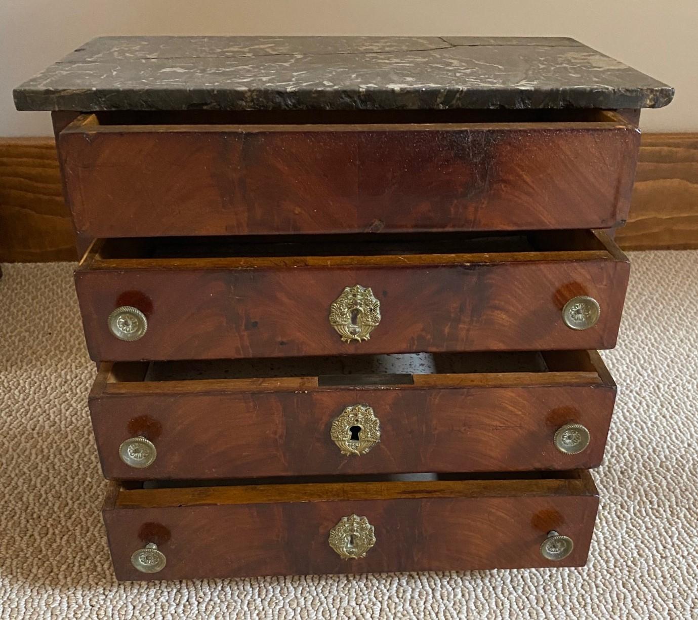 English Miniature 19th Century Victorian Figured Mahogany Chest of Drawers For Sale