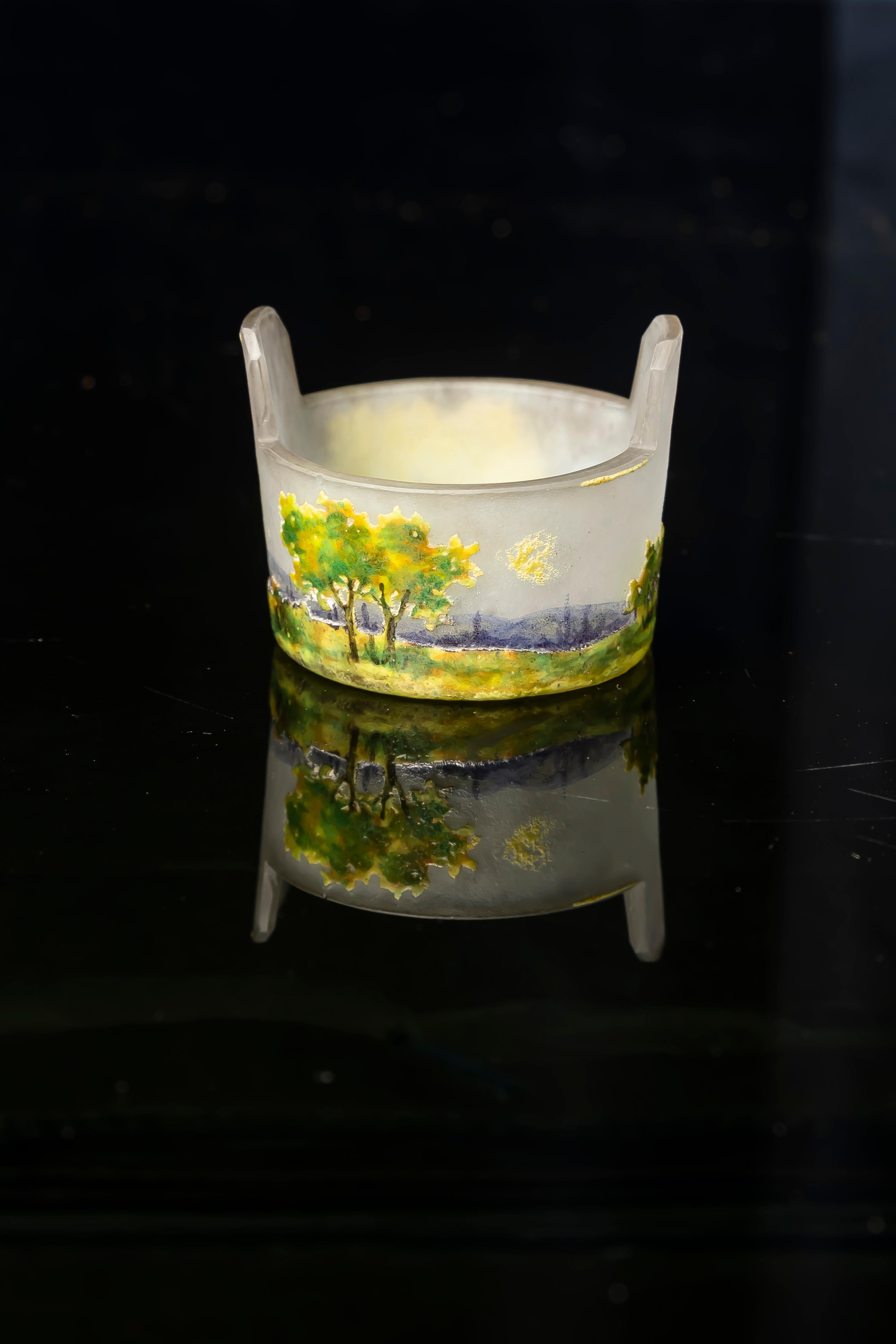 Vaso in miniatura in vetro smaltato all'acido di Daum Nancy, Francia, XX secolo in vendita 4