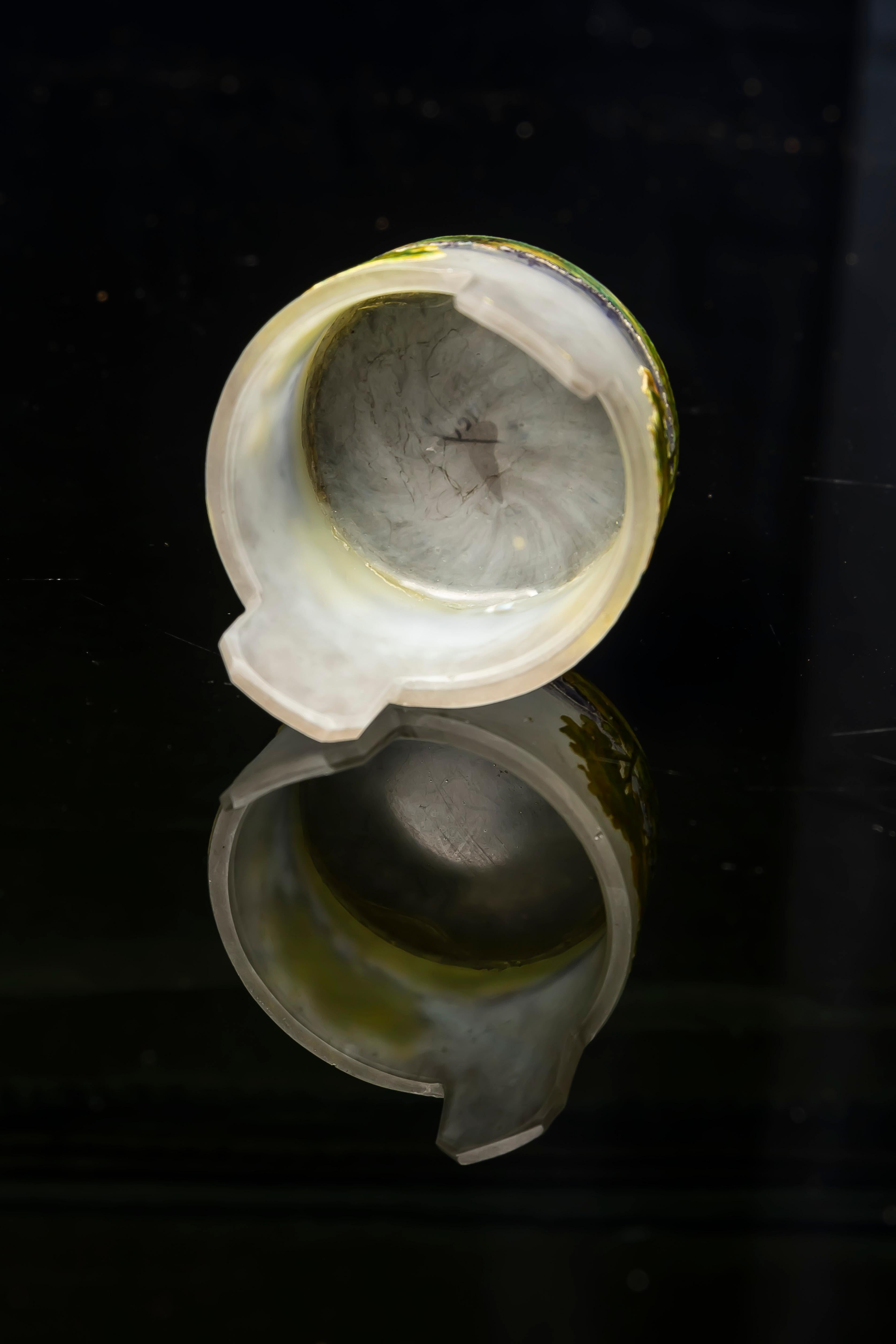 Francese Vaso in miniatura in vetro smaltato all'acido di Daum Nancy, Francia, XX secolo in vendita