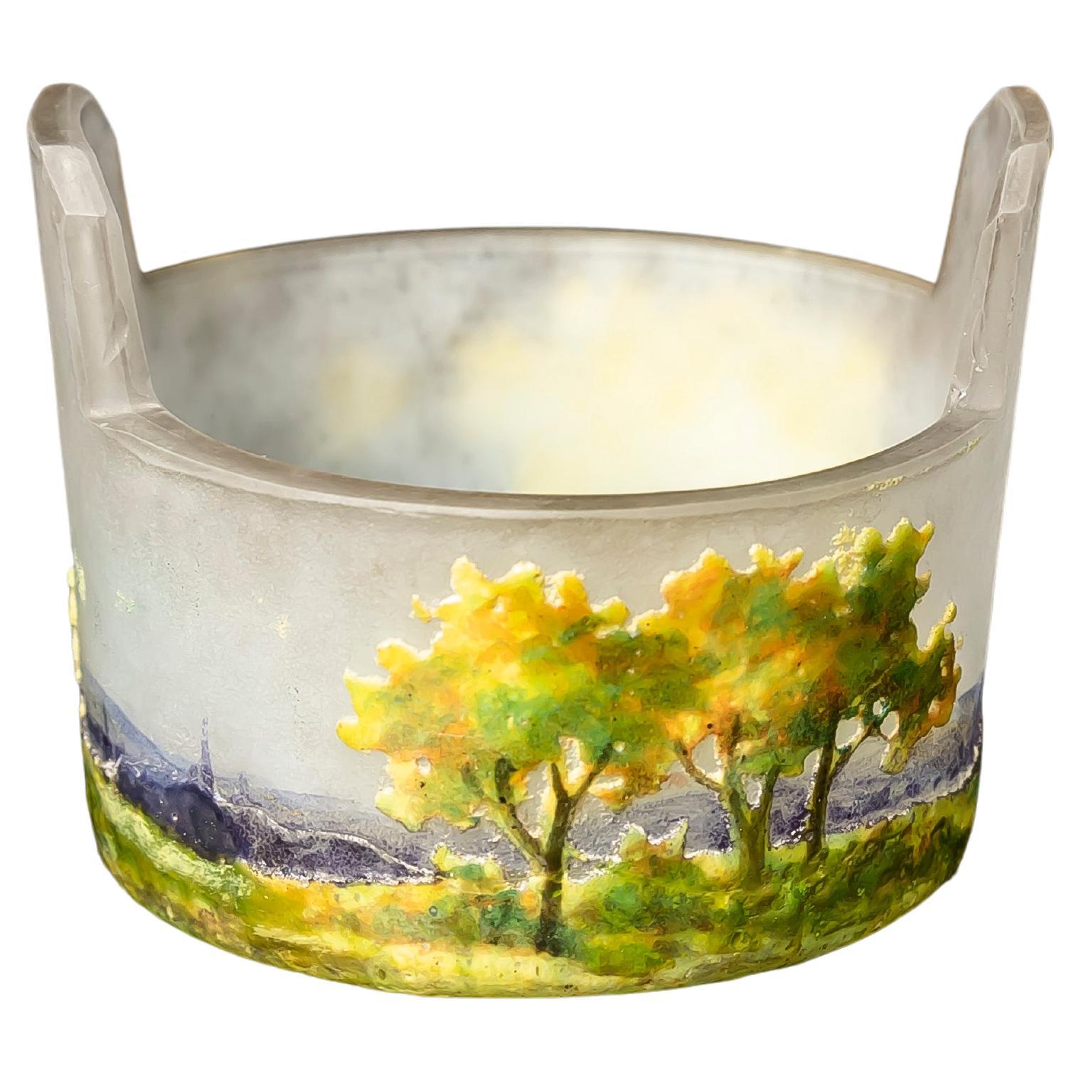 Vaso in miniatura in vetro smaltato all
acido di Daum Nancy, Francia, XX secolo in vendita