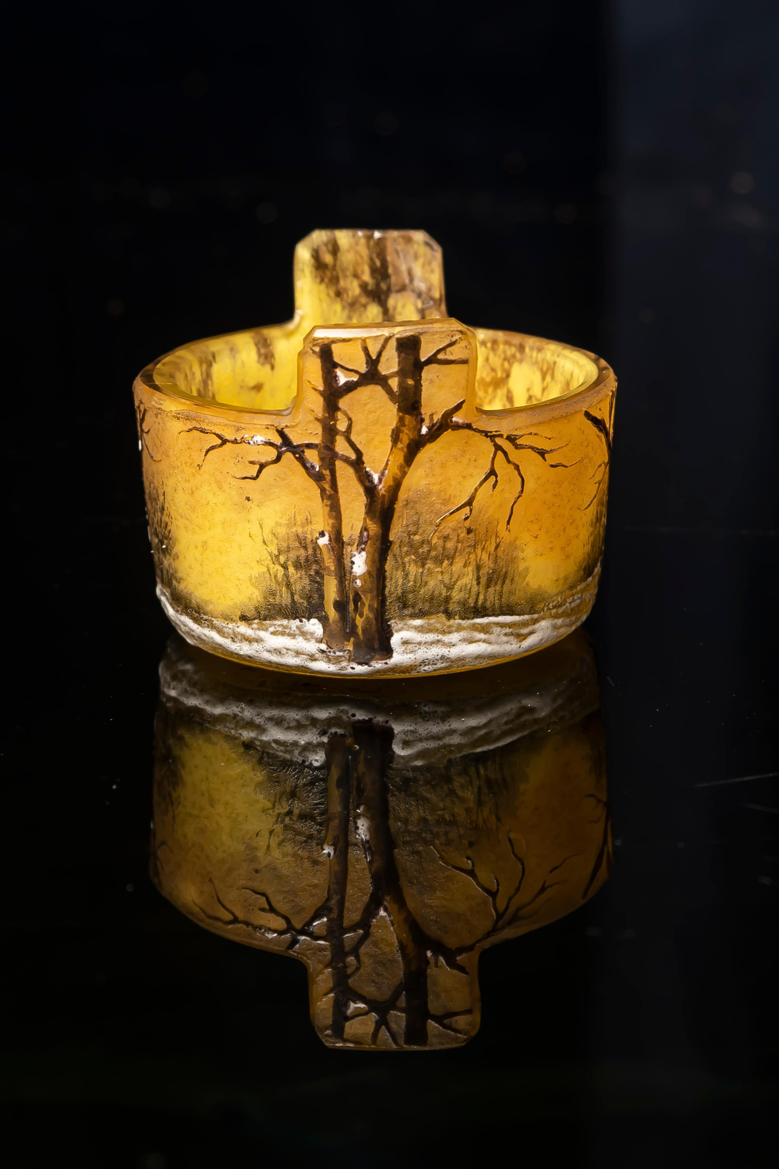 Vaso in miniatura in vetro acidato con paesaggio invernale di Daum Nancy, 20° sec. in vendita 3