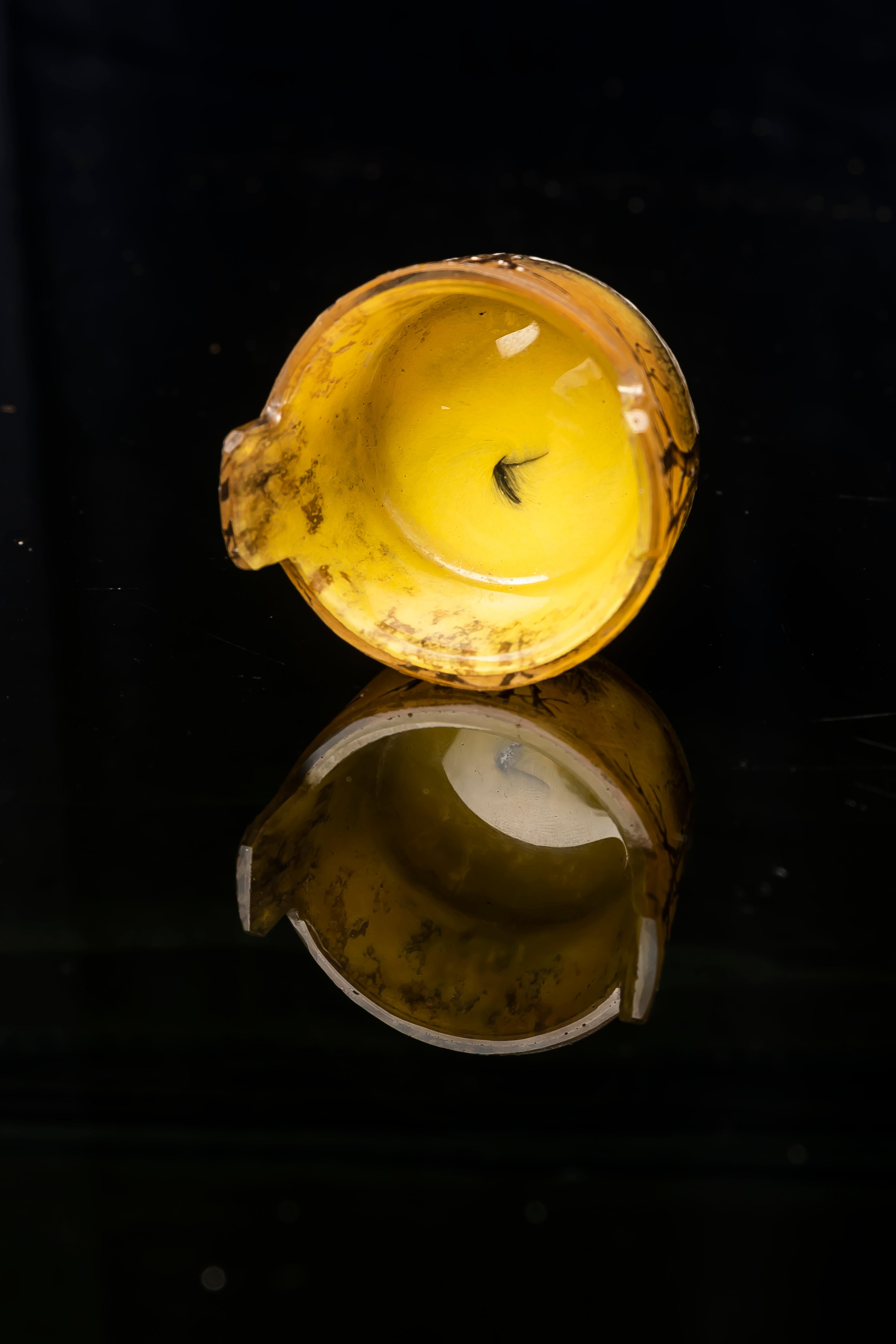 Vetro Vaso in miniatura in vetro acidato con paesaggio invernale di Daum Nancy, 20° sec. in vendita