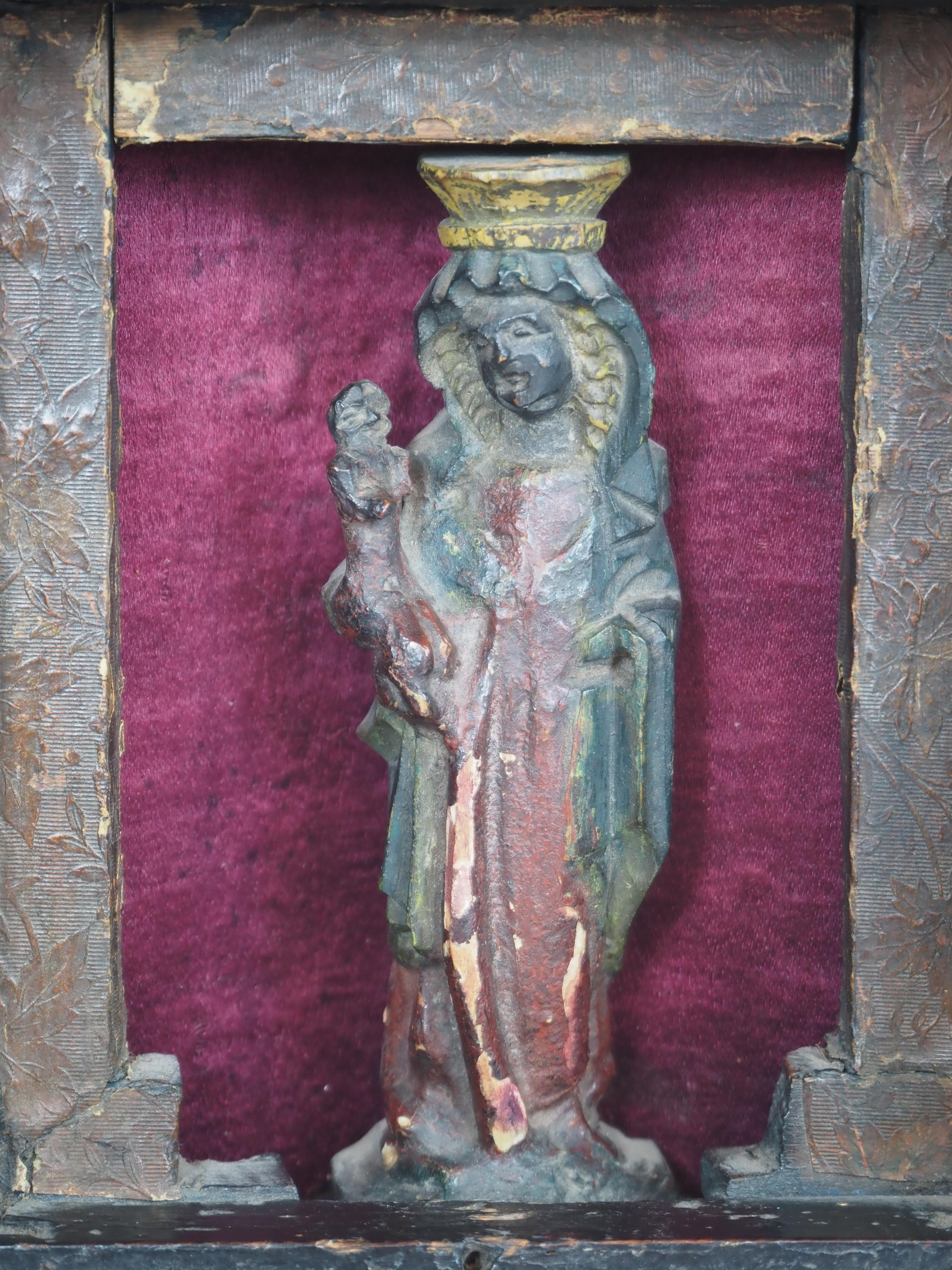 XVIIIe siècle et antérieur Autel miniature avec Mère Marie et l'enfant Jésus dans le style de la Renaissance, 1657 en vente