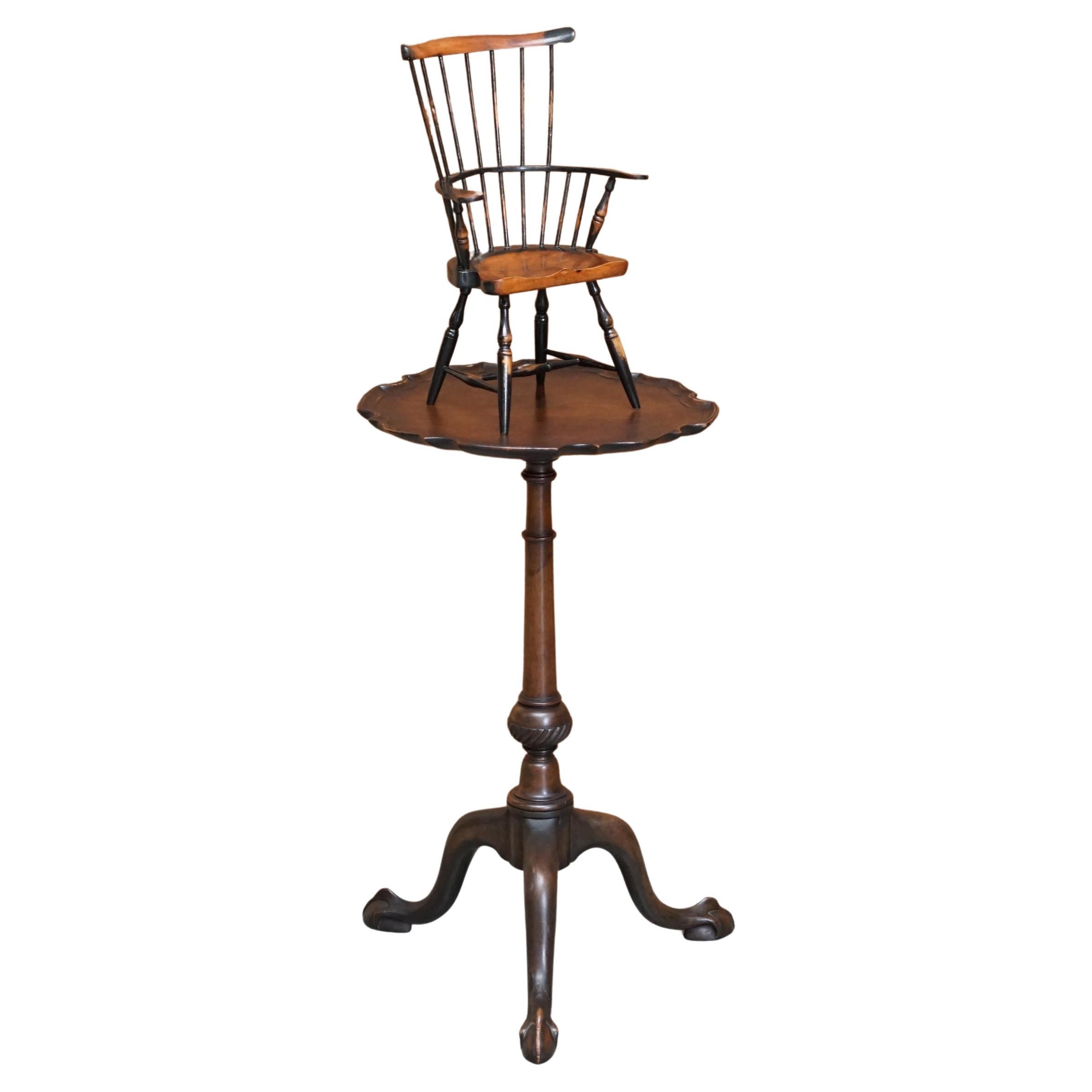 Sillón Windsor Antiguo en Miniatura con Respaldo Peine Basado en el Diseño del Siglo XVIII