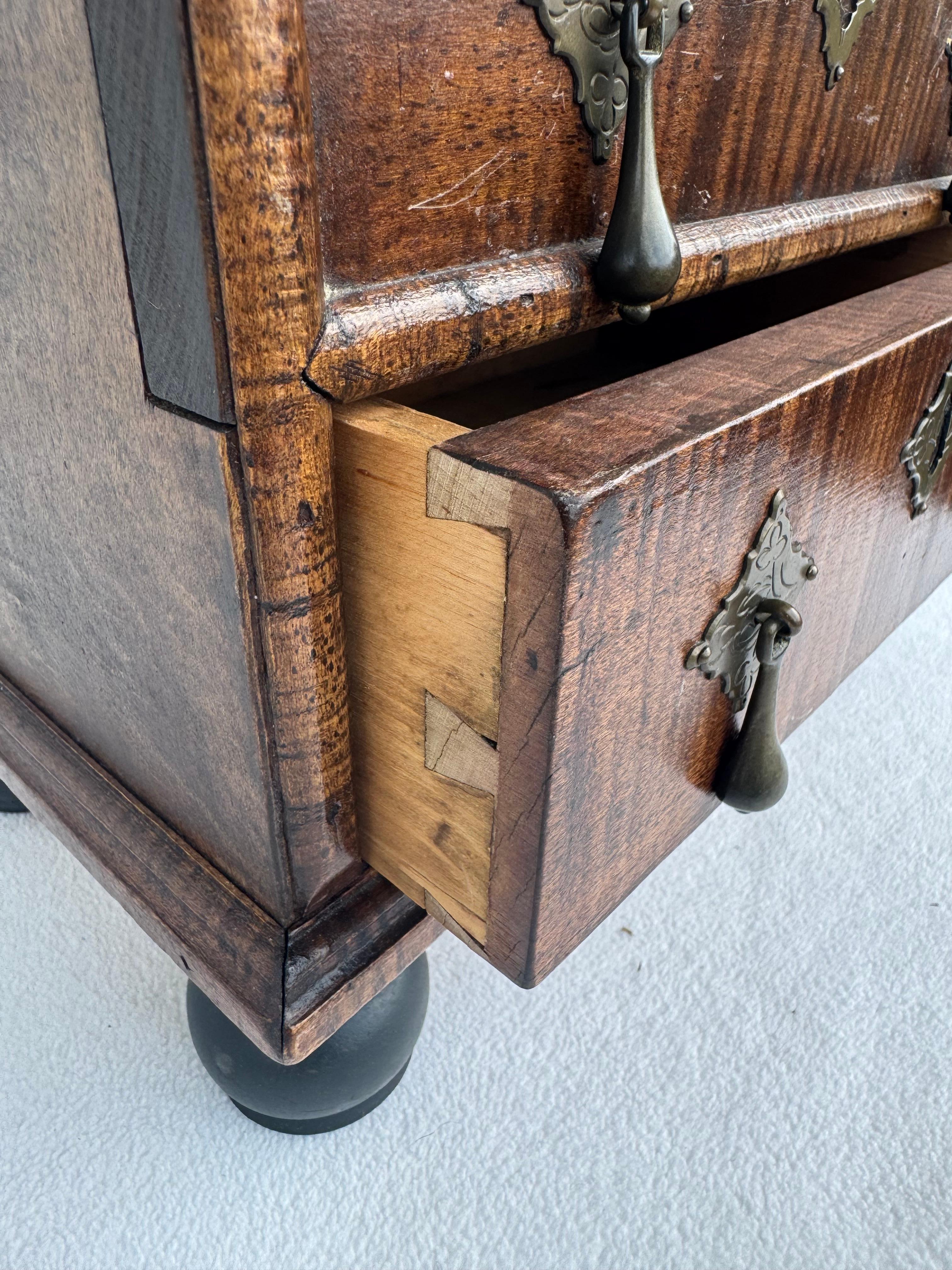 cómoda antigua de caoba george iii en miniatura en venta 3