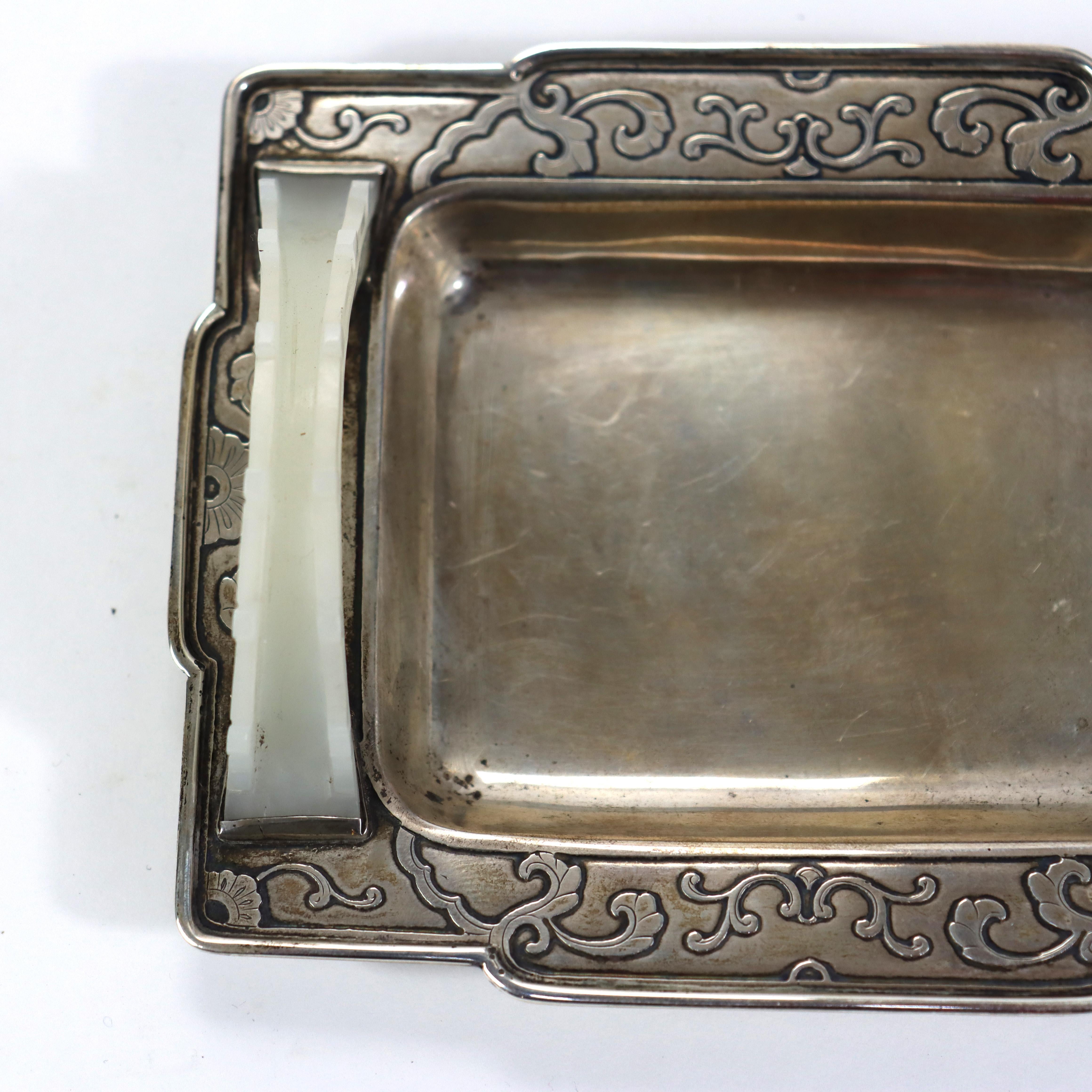 Plateau de table miniature en argent Sterling et jade blanc vers 1900 en vente 2